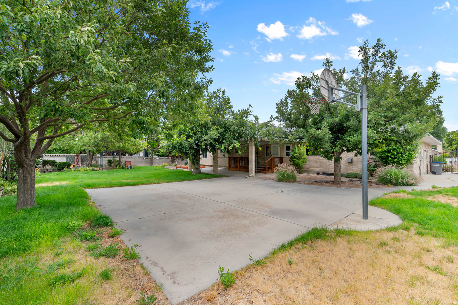 main property photo 35