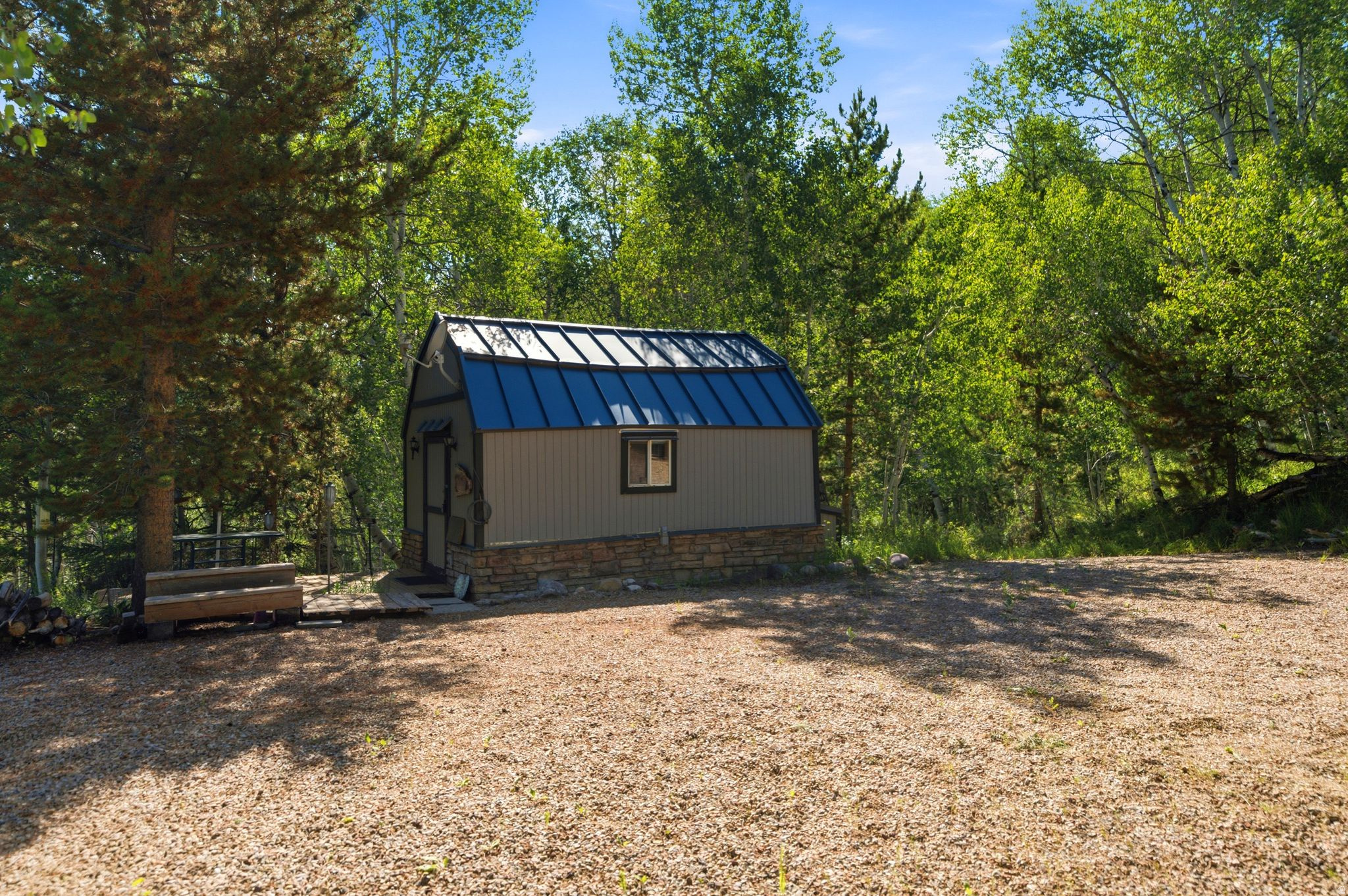 main property photo 11