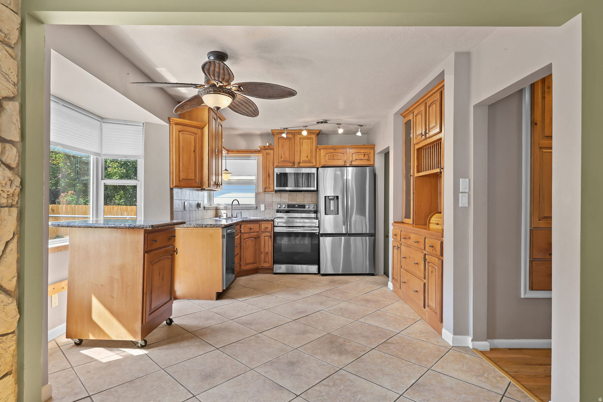 main property photo 5