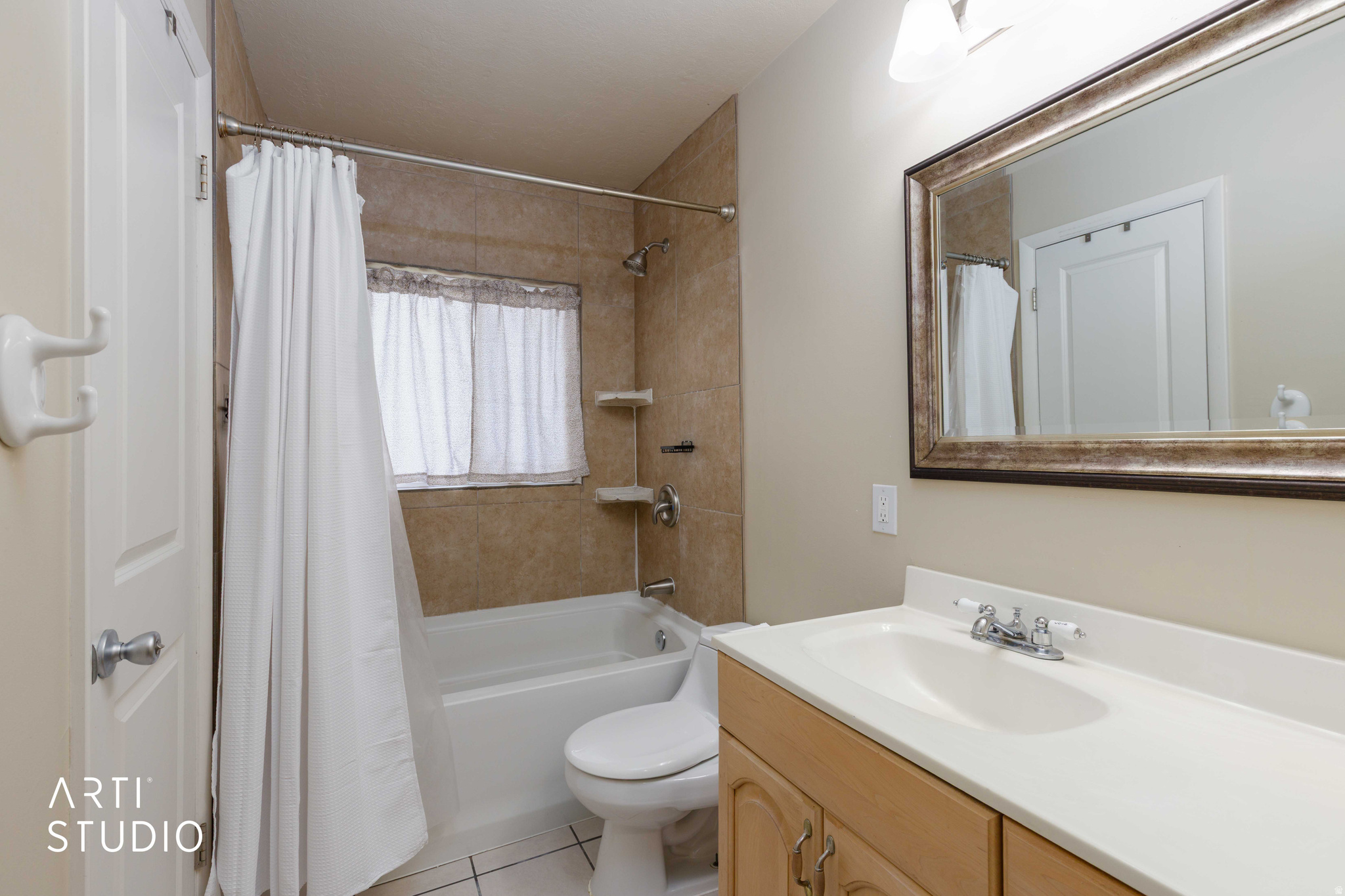 main property photo 16