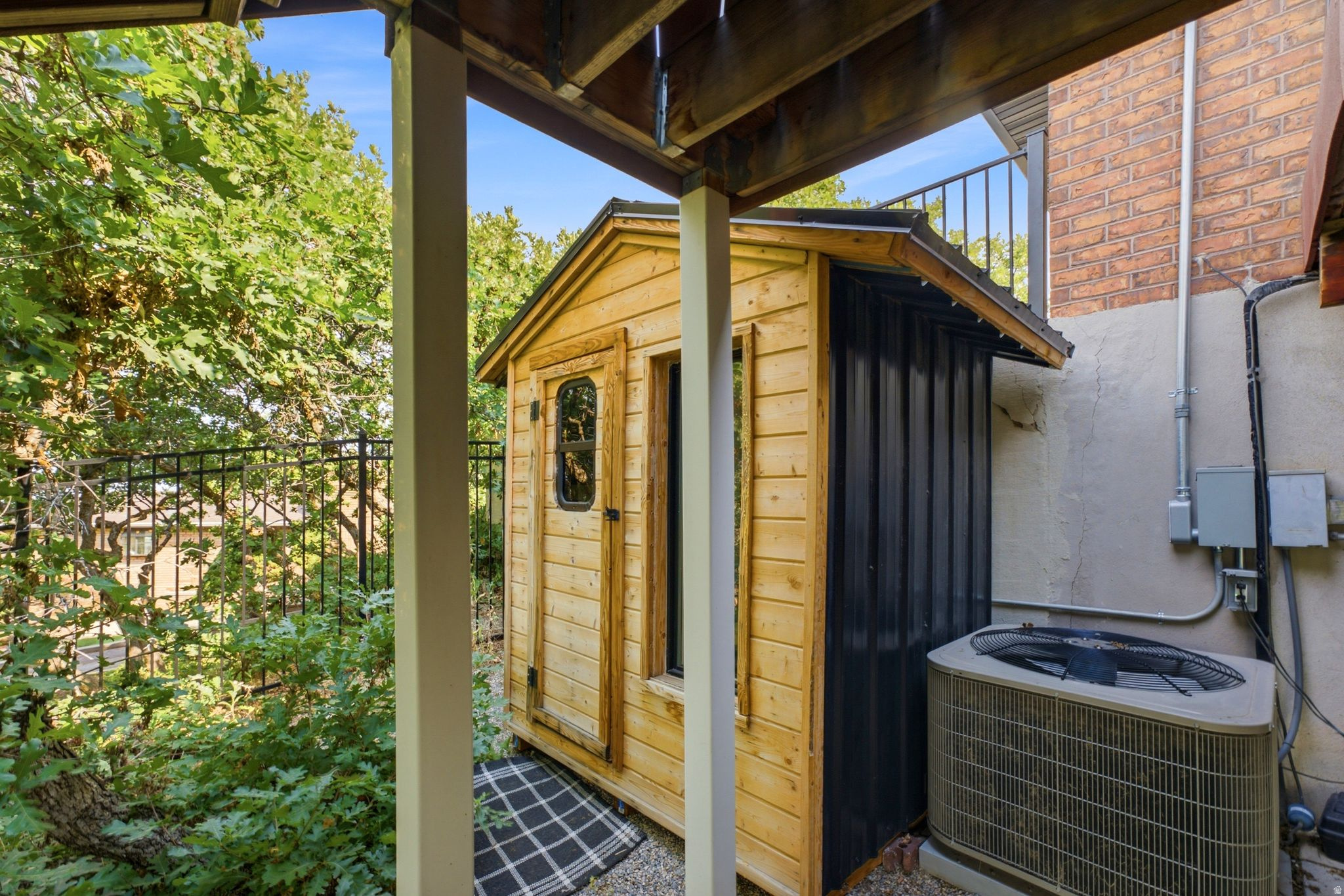 main property photo 33