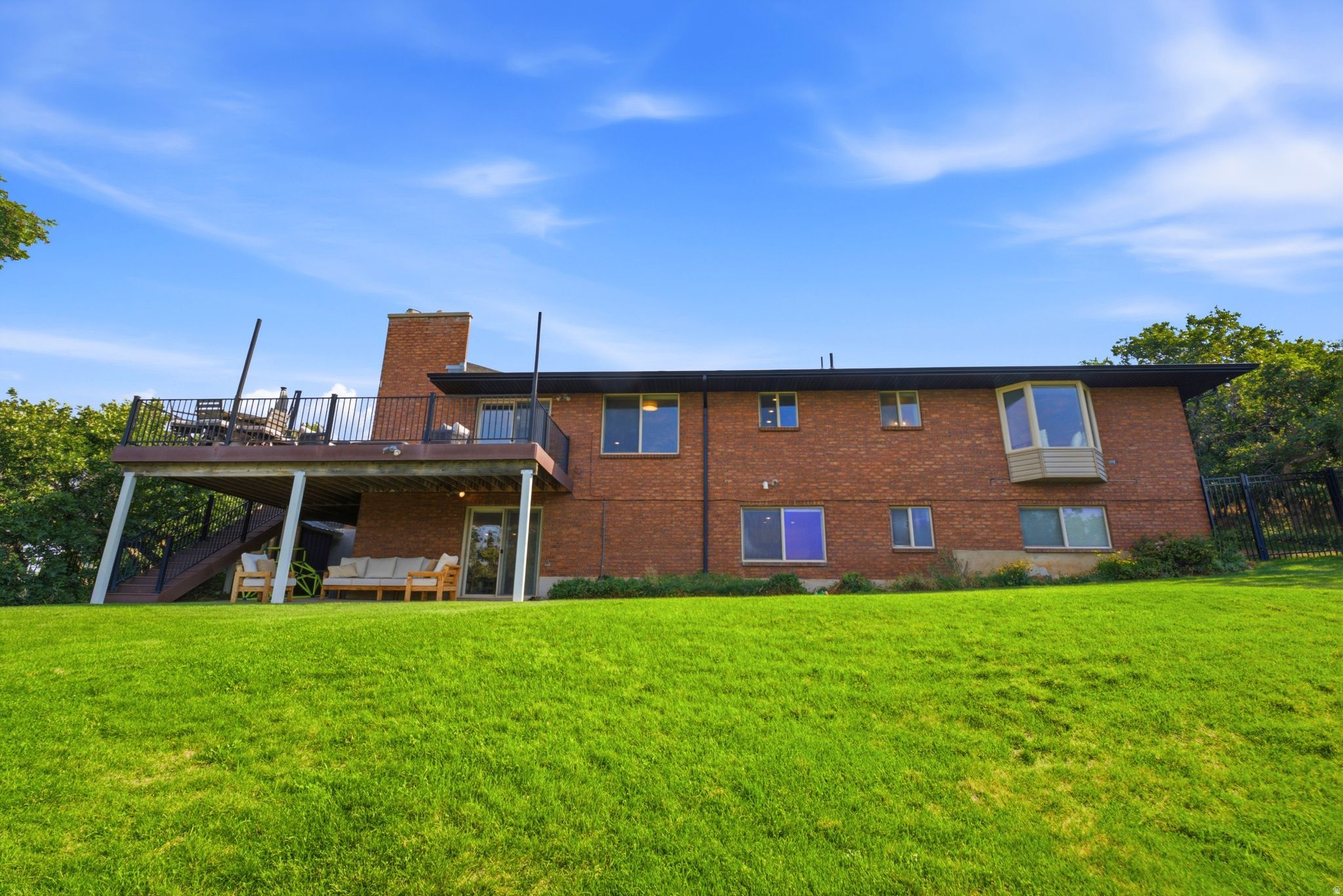 main property photo 37