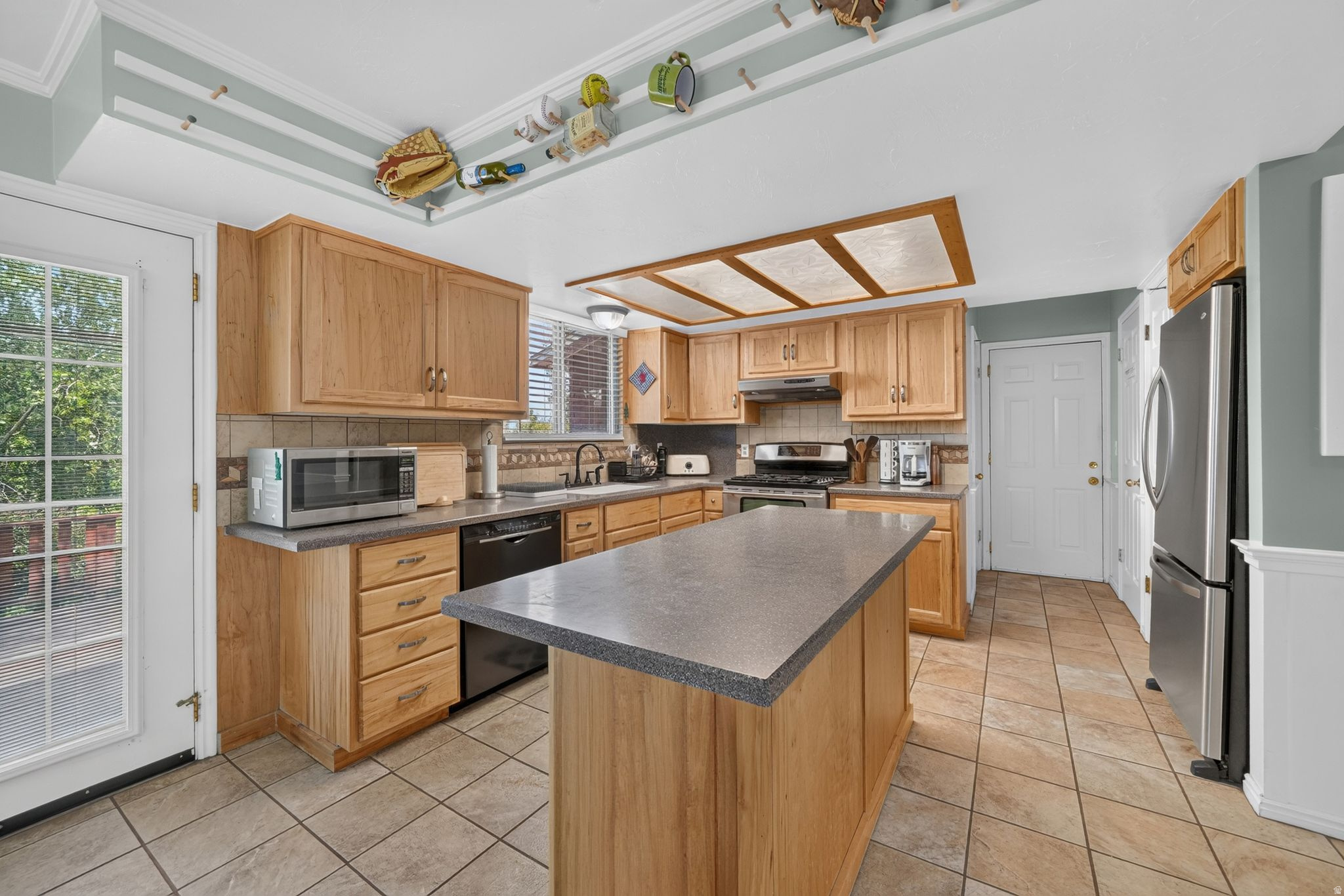 main property photo 14