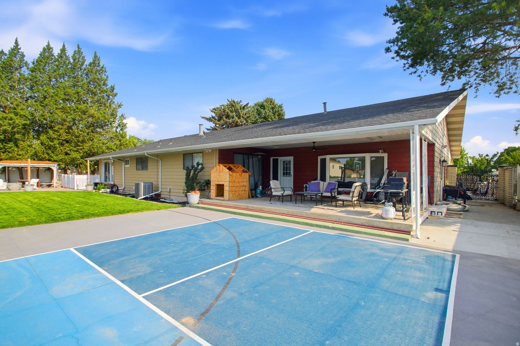 main property photo 45