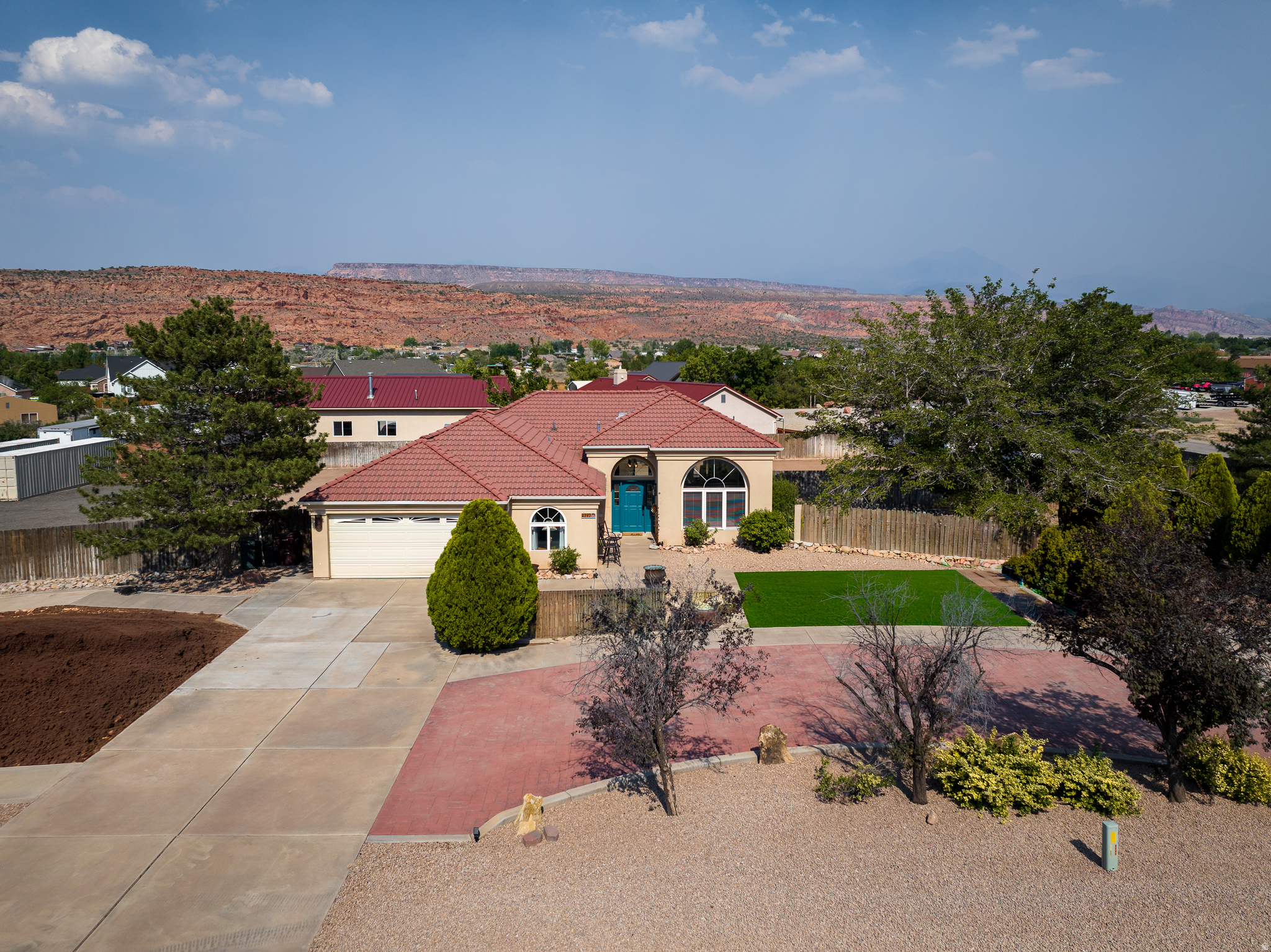 main property photo 28