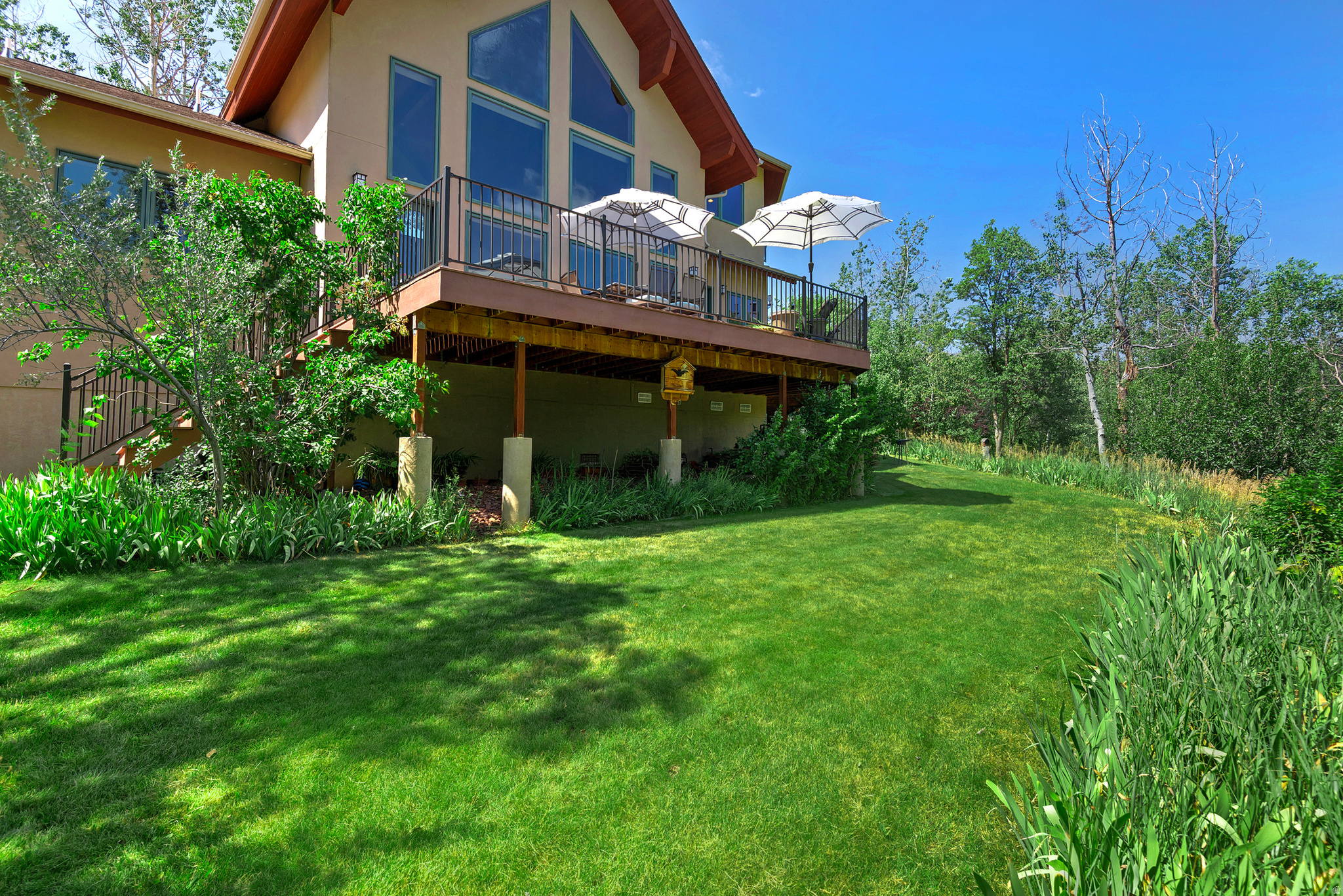 main property photo 9
