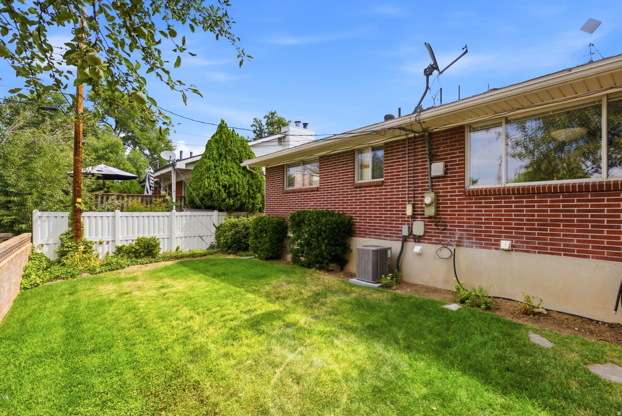 main property photo 23