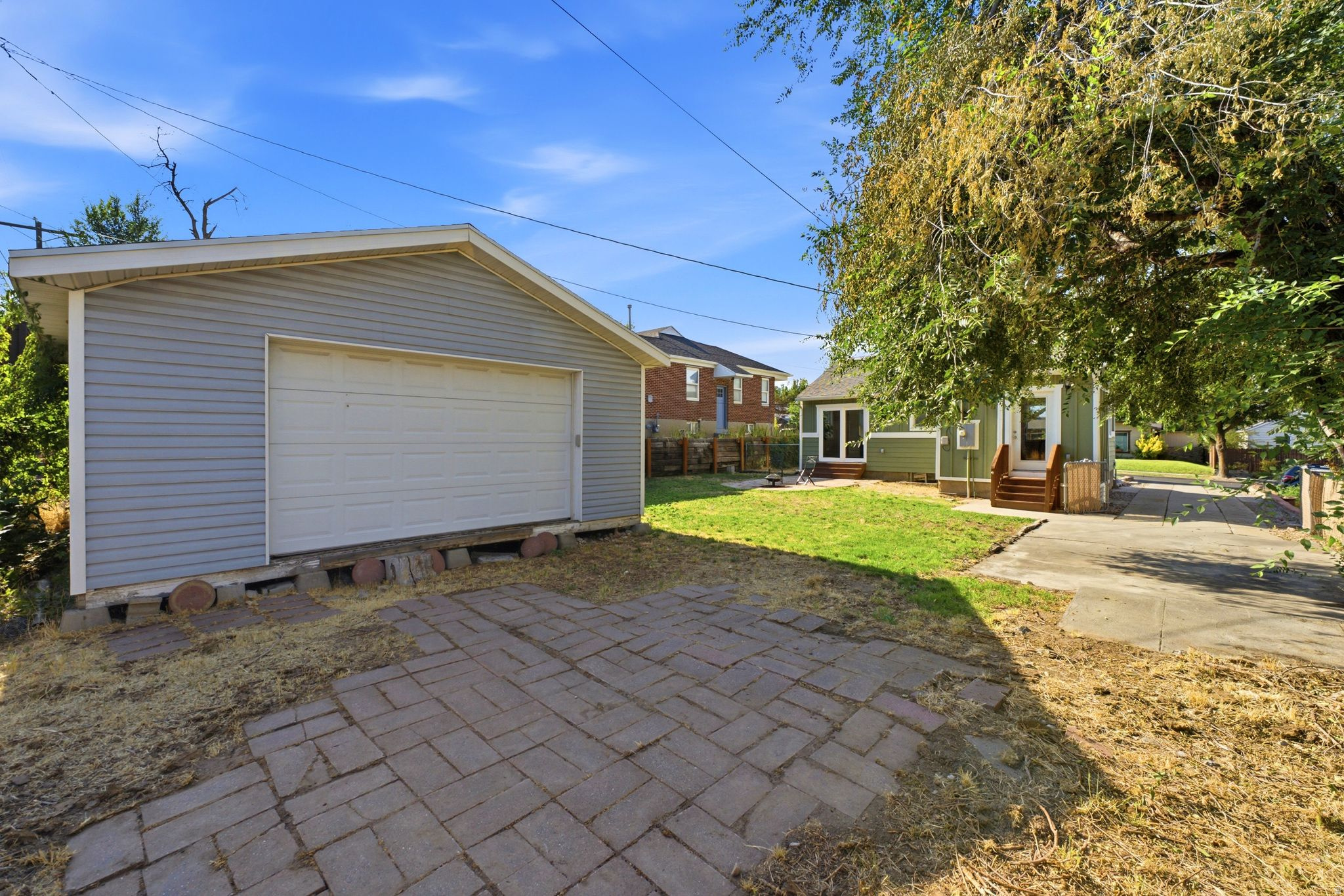 main property photo 23