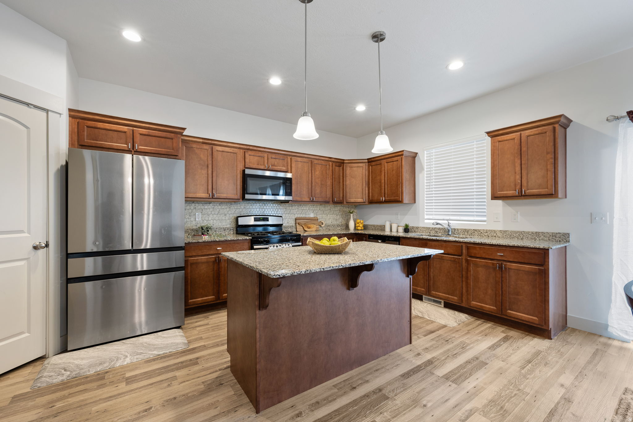 main property photo 7