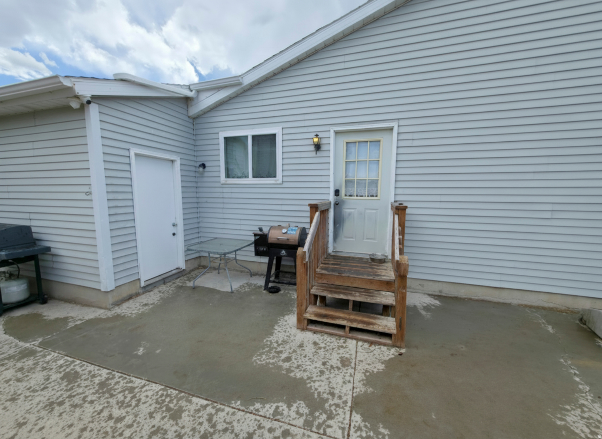 main property photo 77