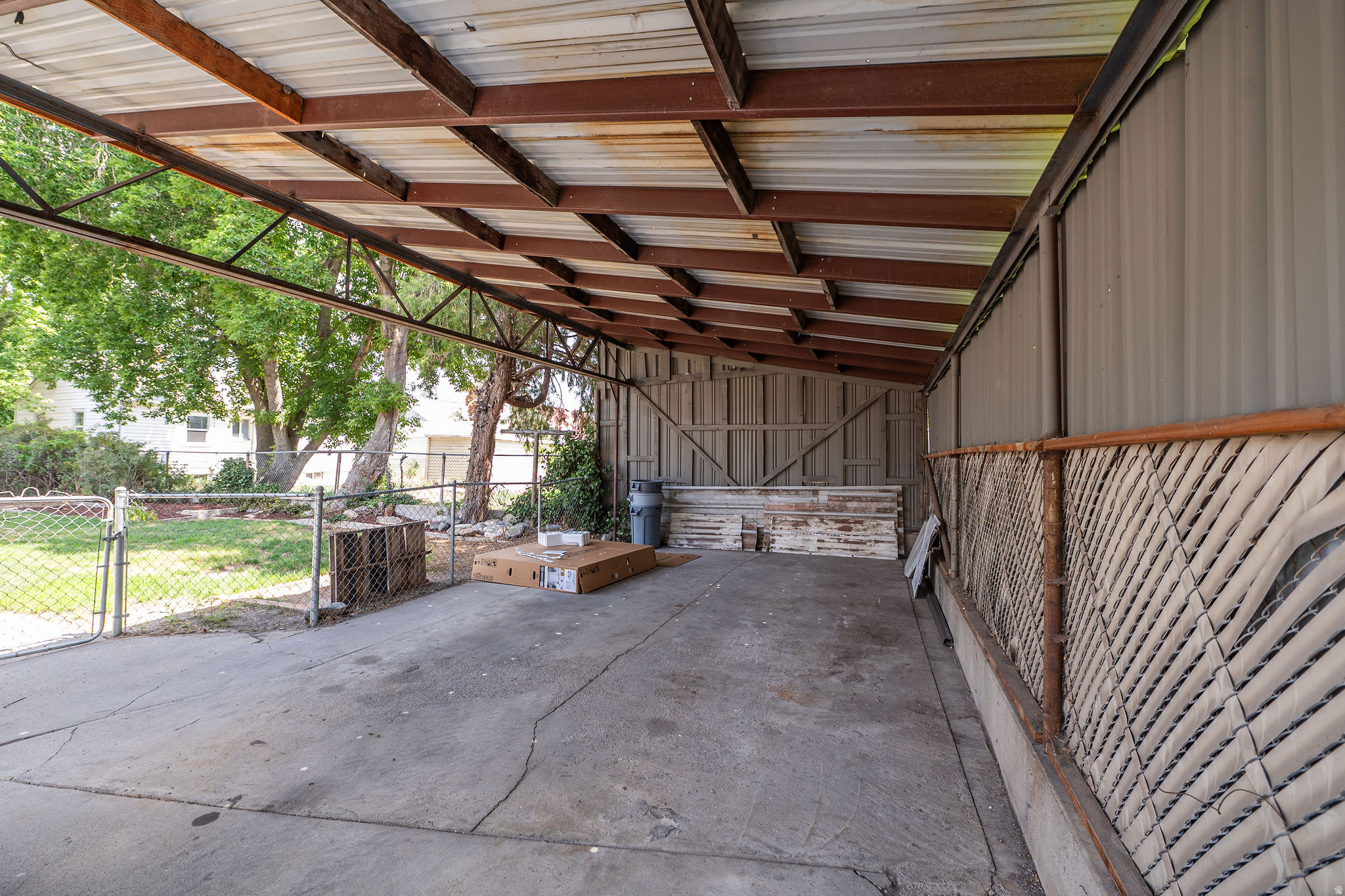 main property photo 29