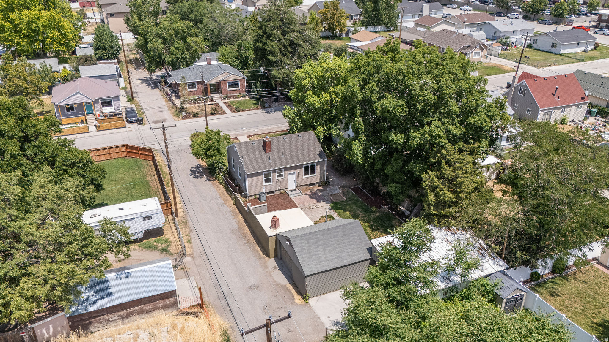 main property photo 30
