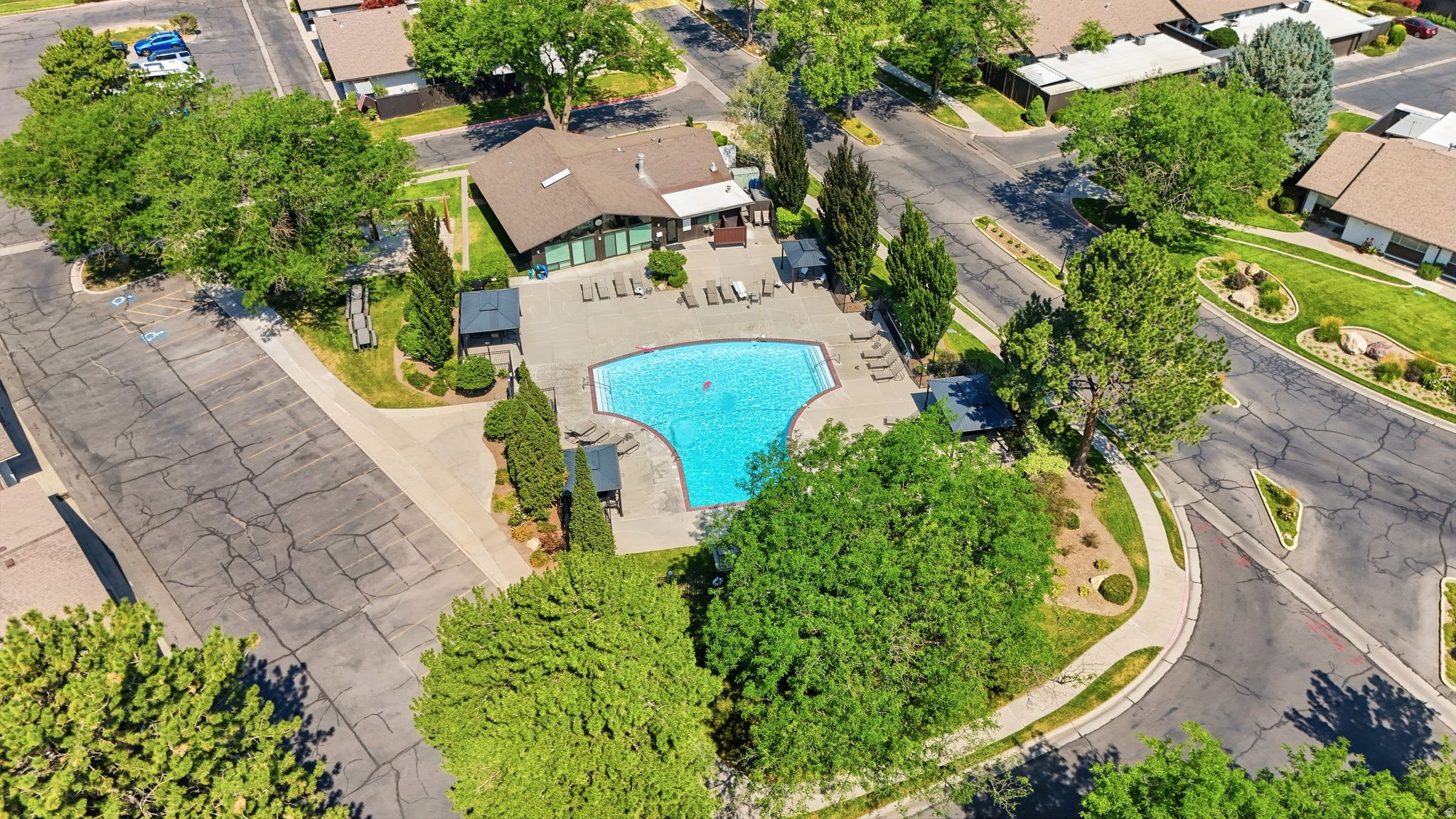 main property photo 50