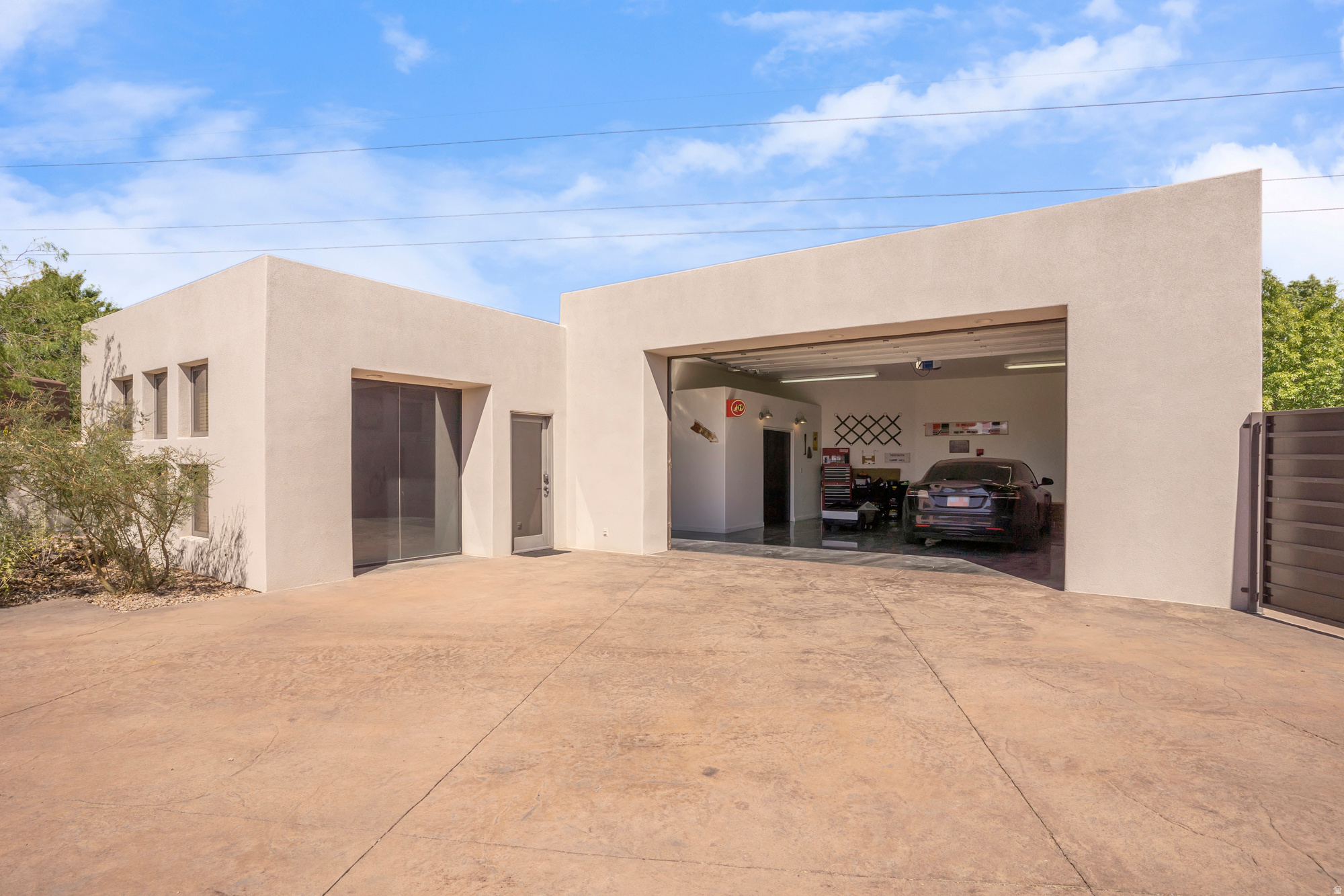 main property photo 40