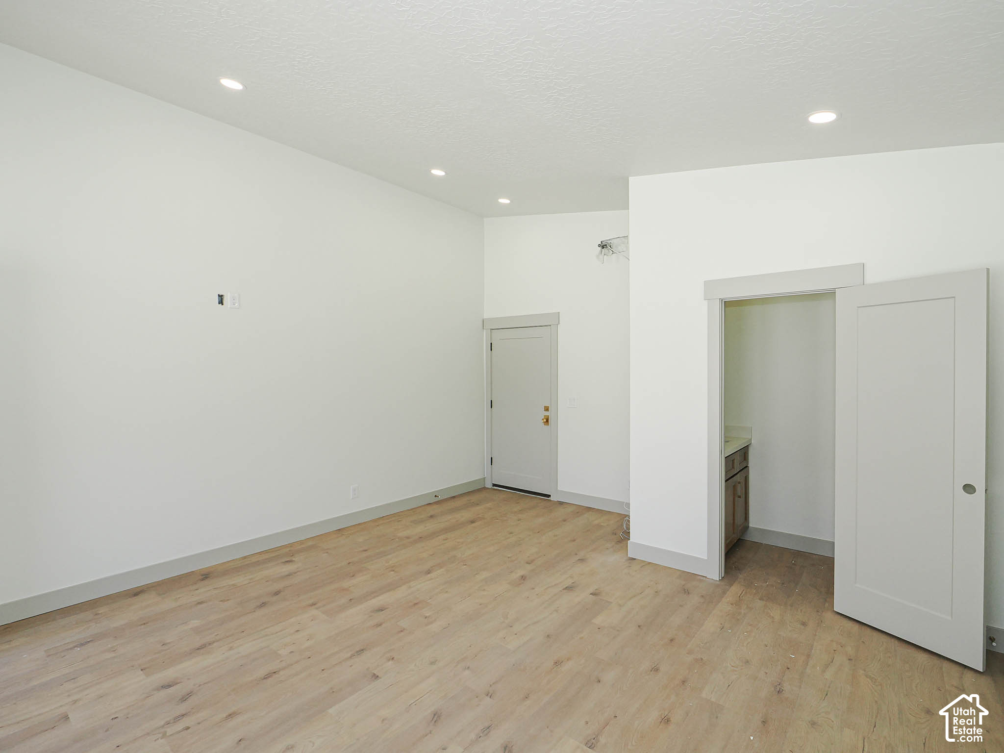 main property photo 103