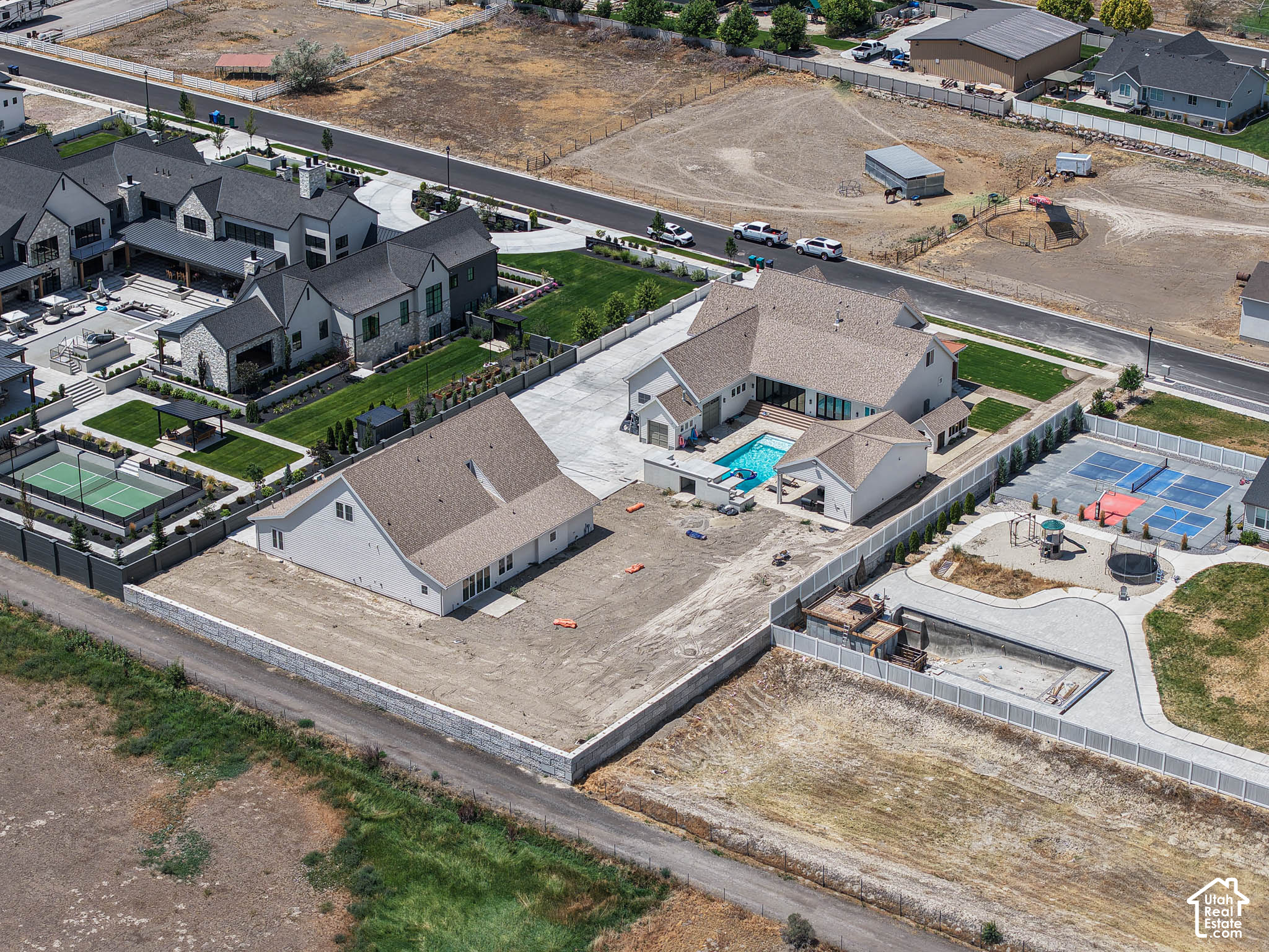 main property photo 24