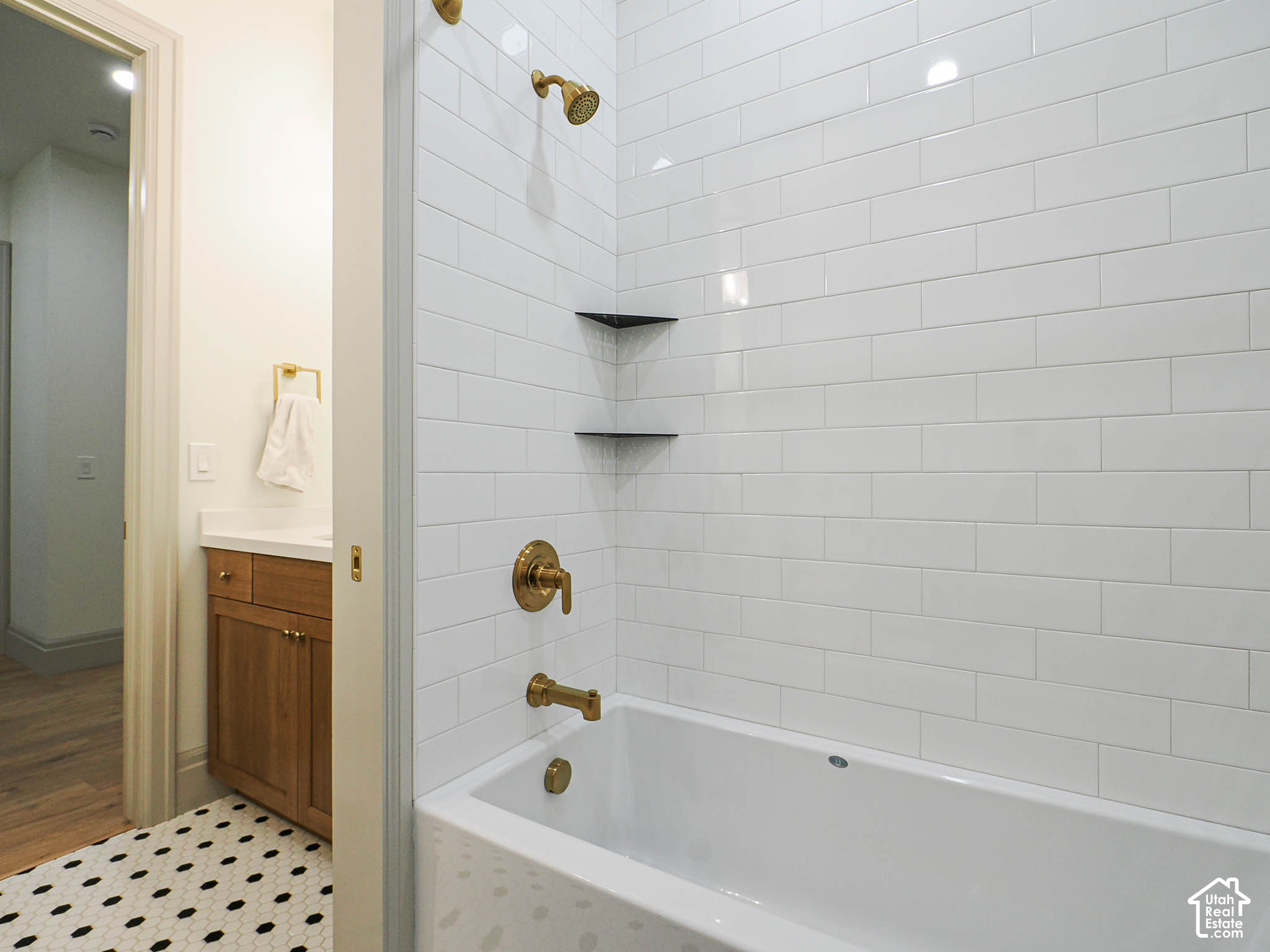 main property photo 89