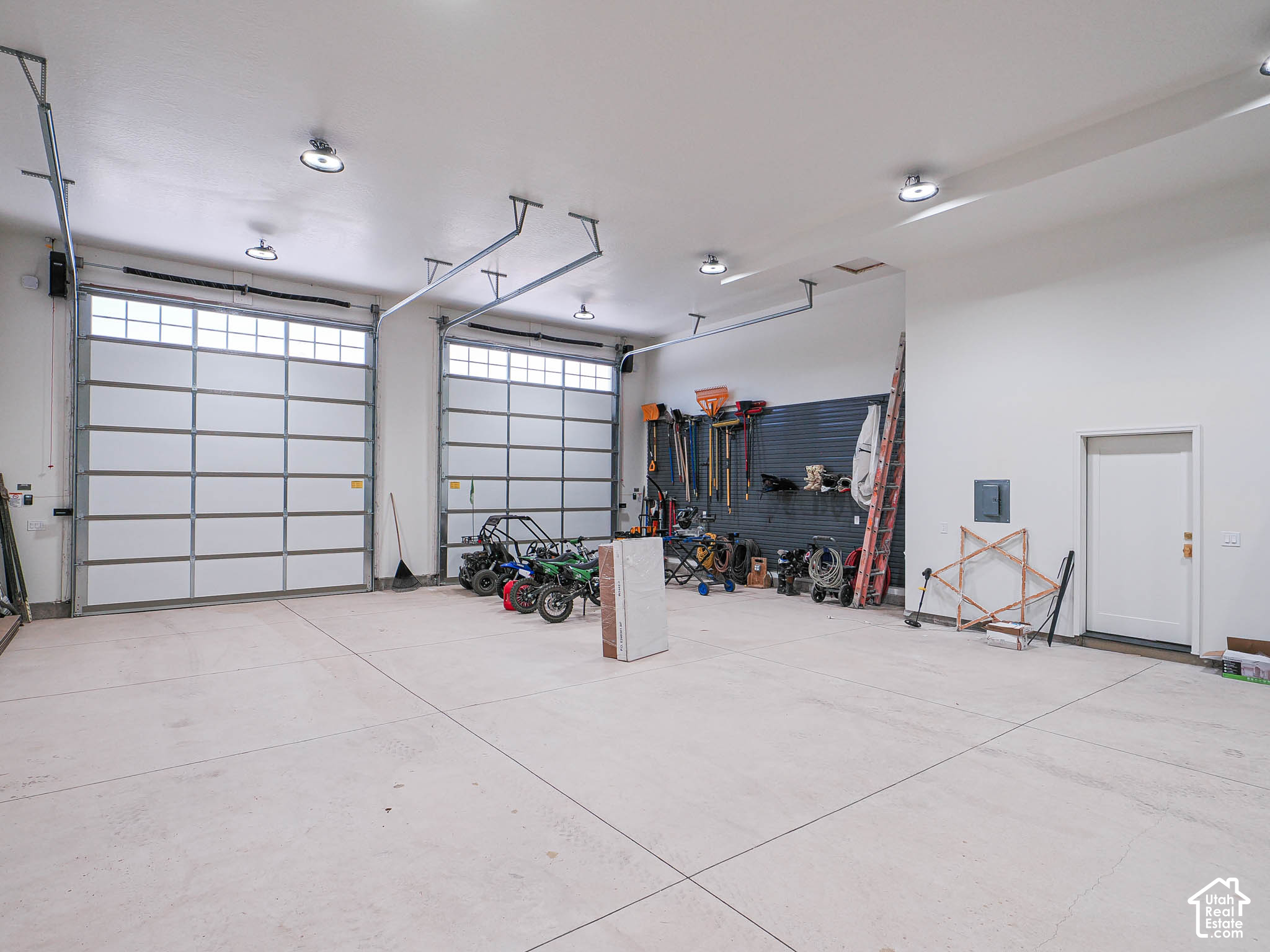 main property photo 99