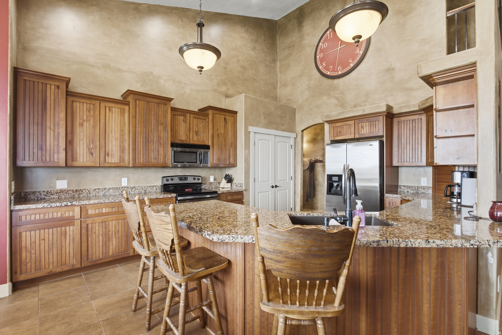 main property photo 9