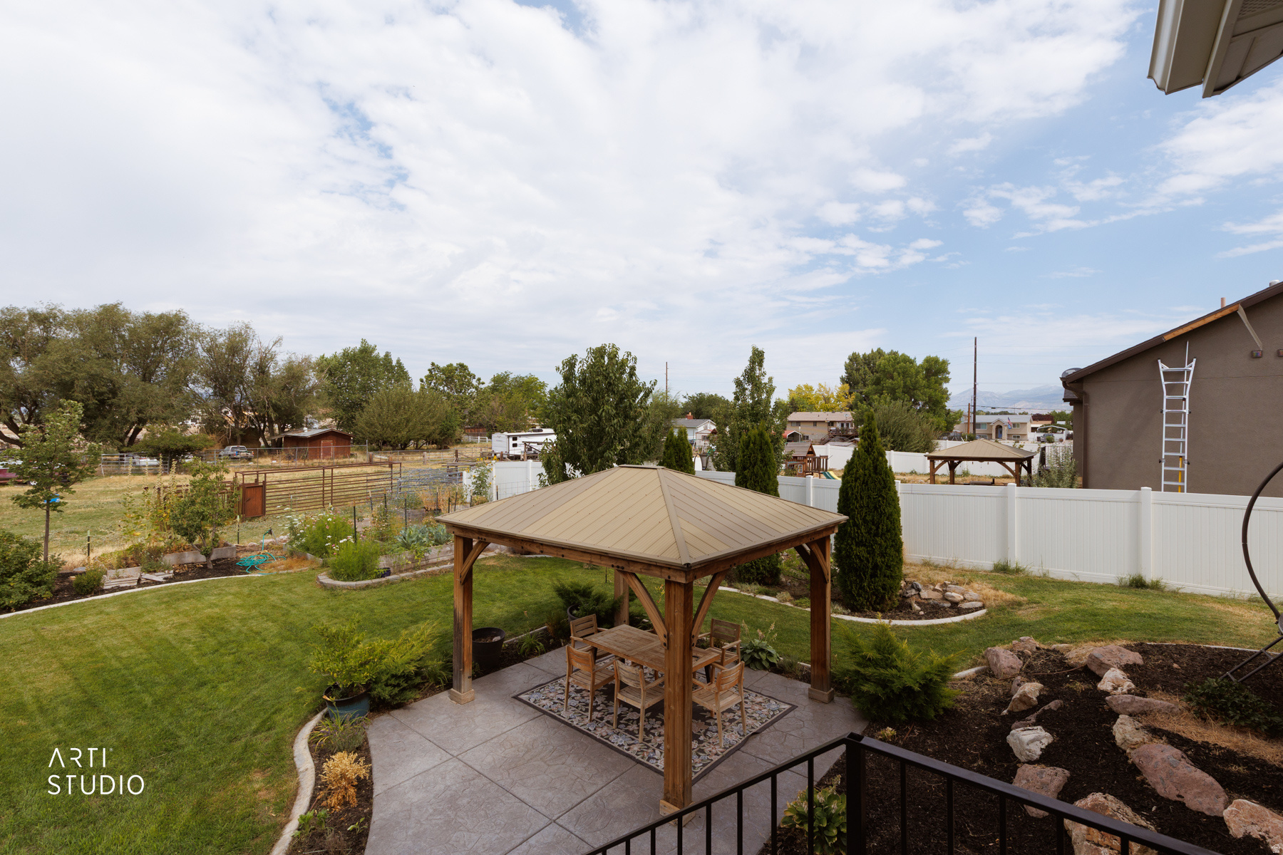 main property photo 27