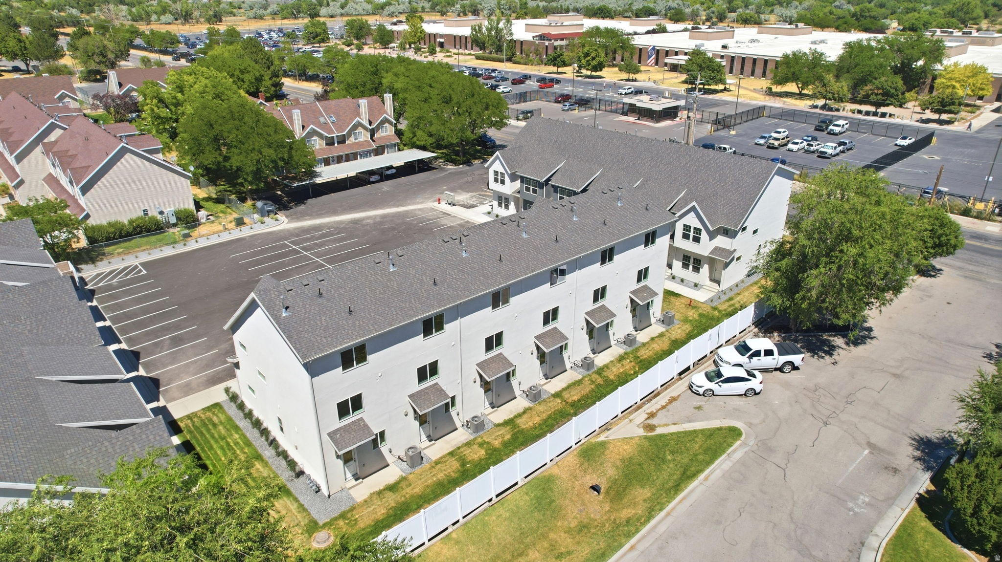 main property photo 50