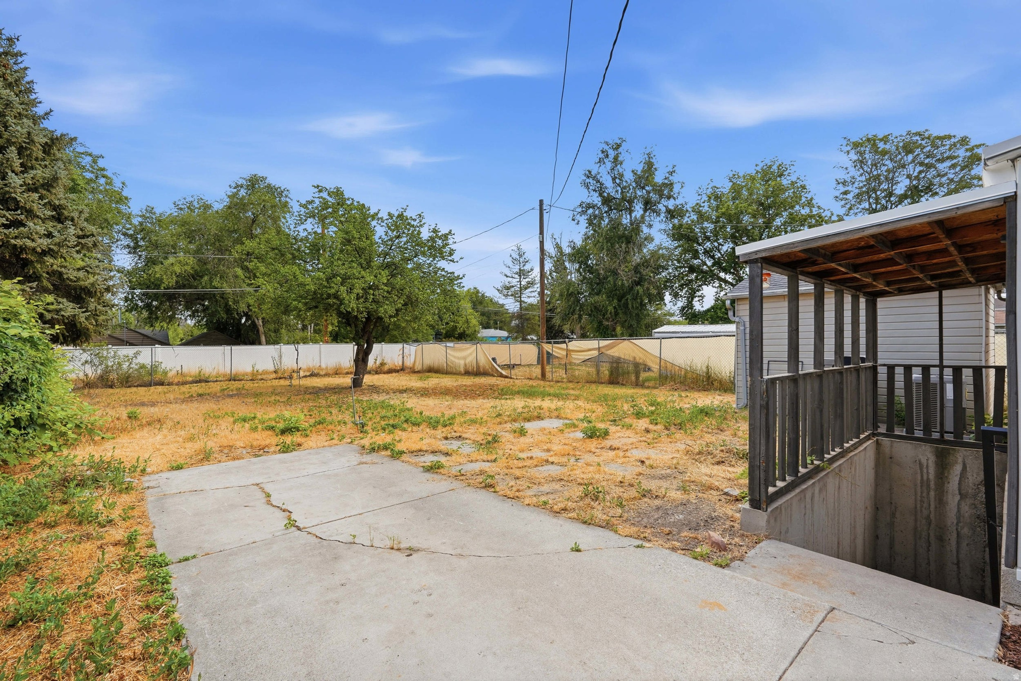 main property photo 28