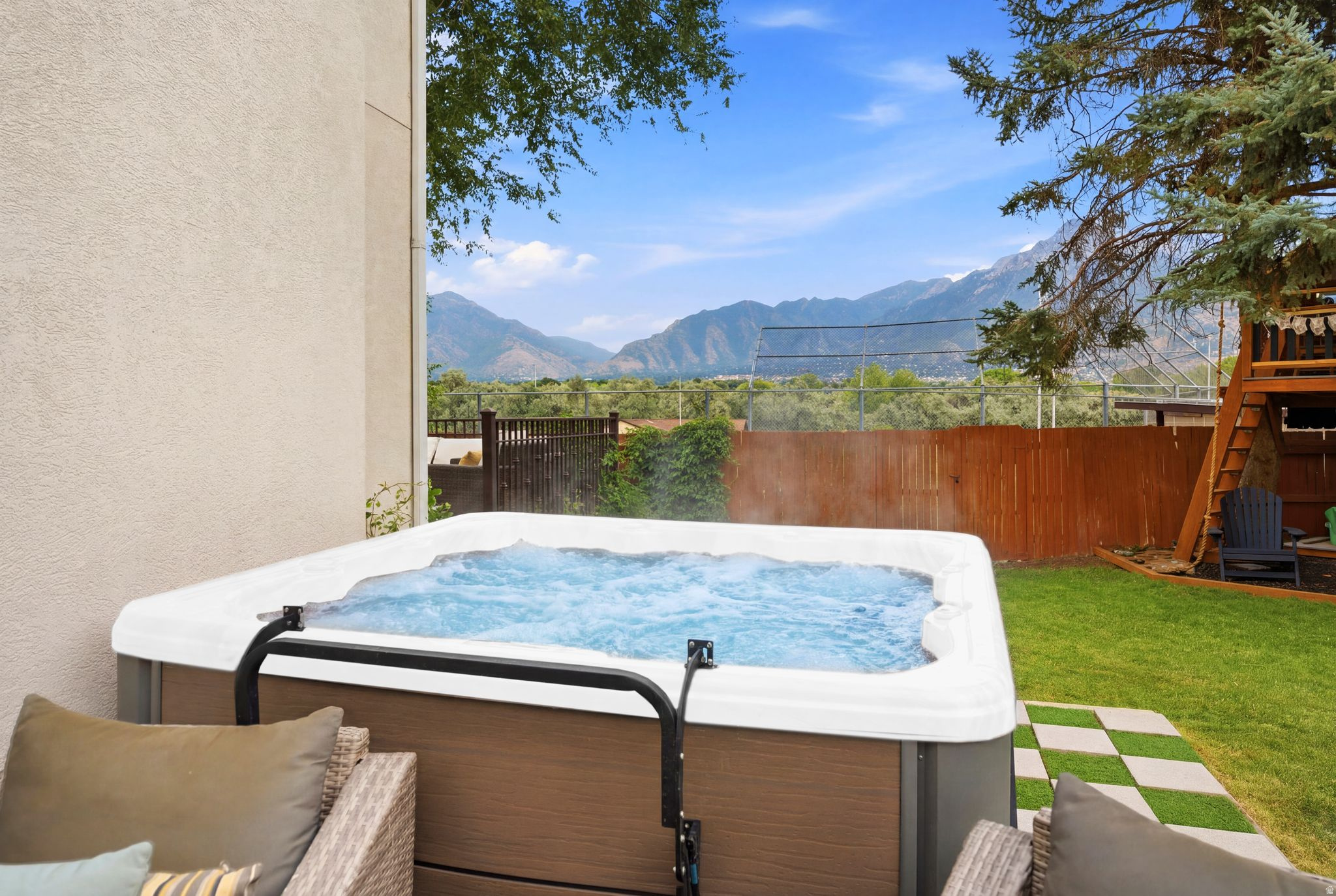 main property photo 78