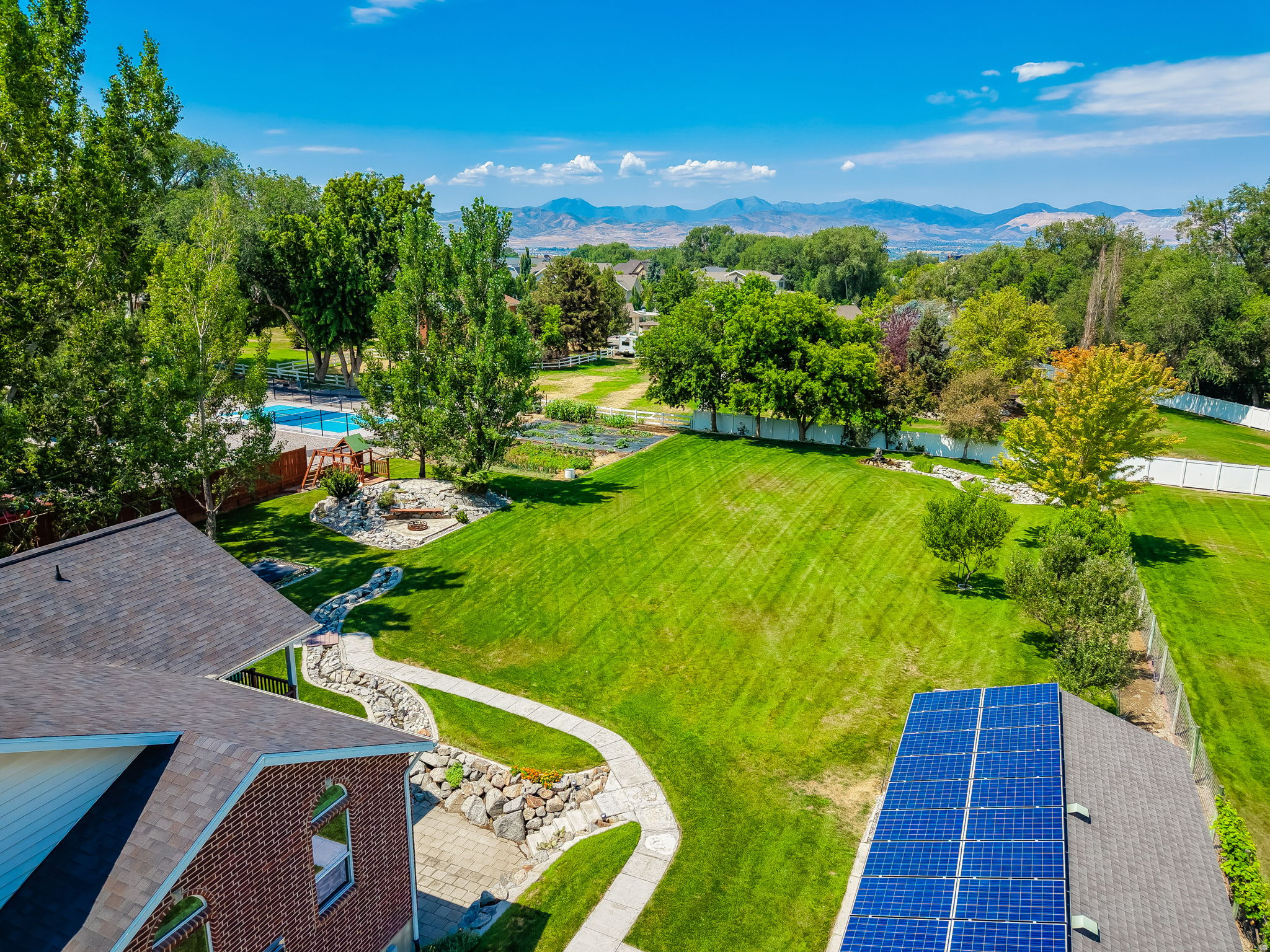 main property photo 50