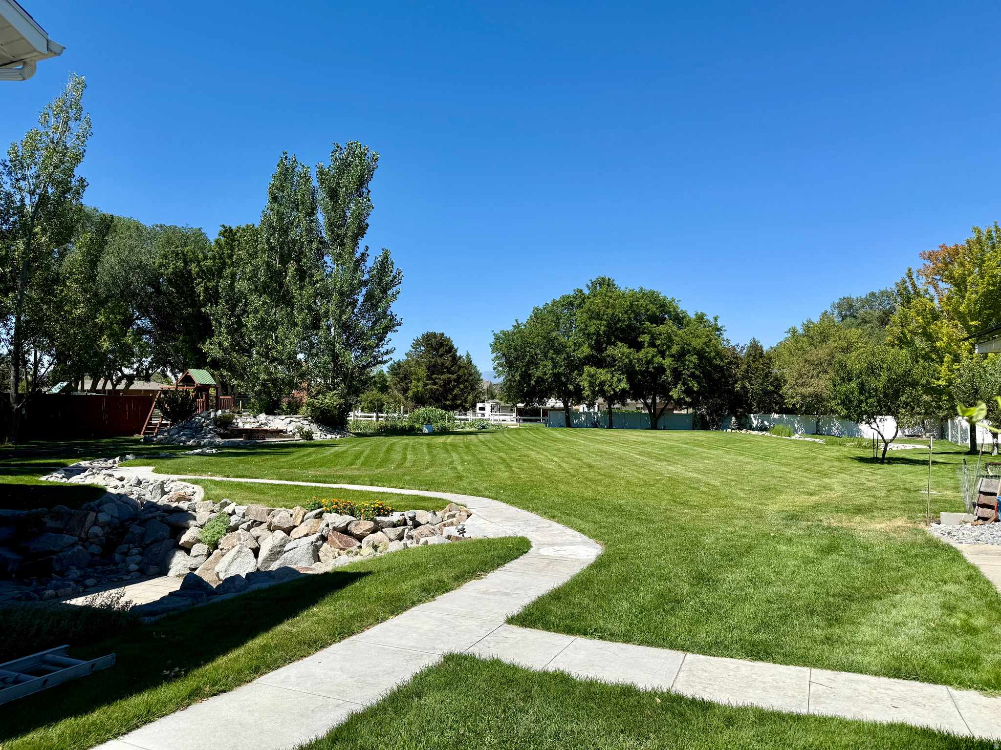 main property photo 82