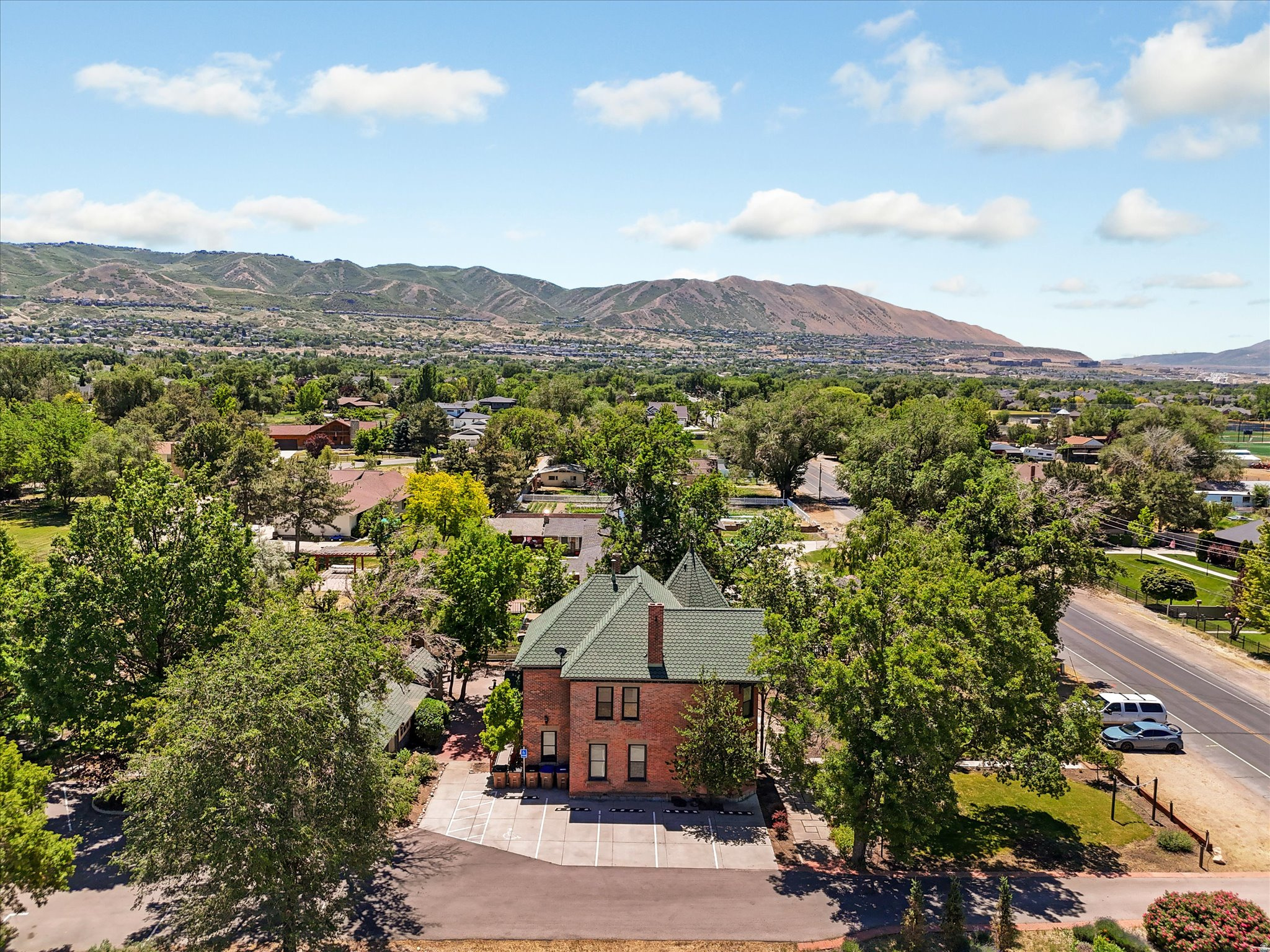 main property photo 34