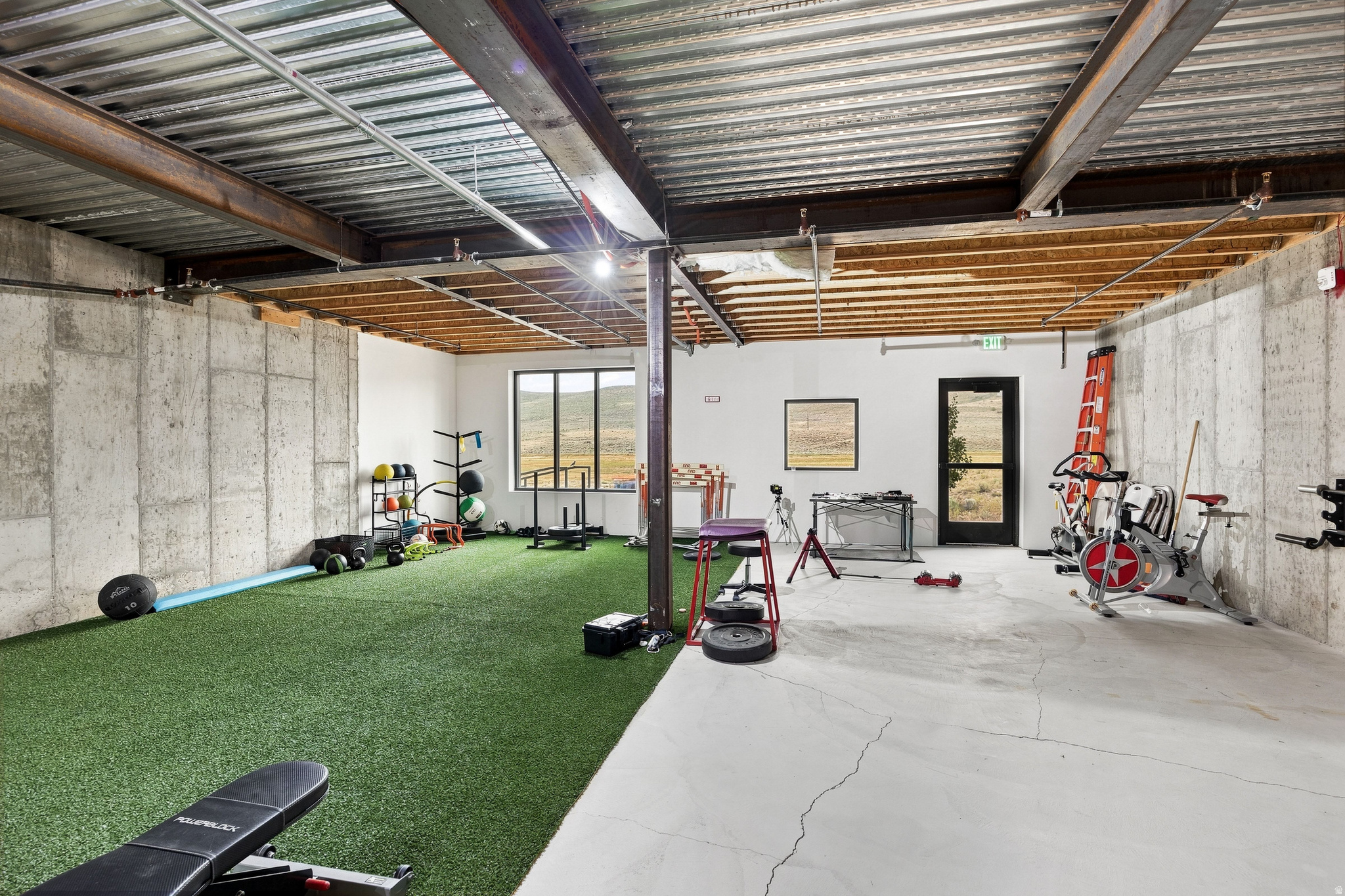 main property photo 12