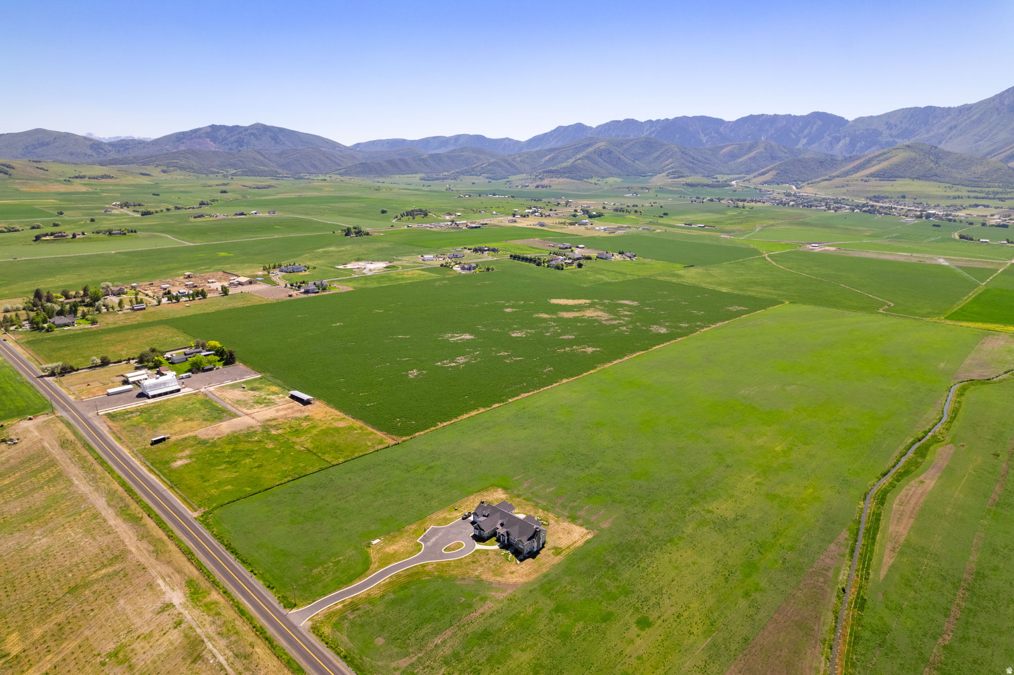 main property photo 14