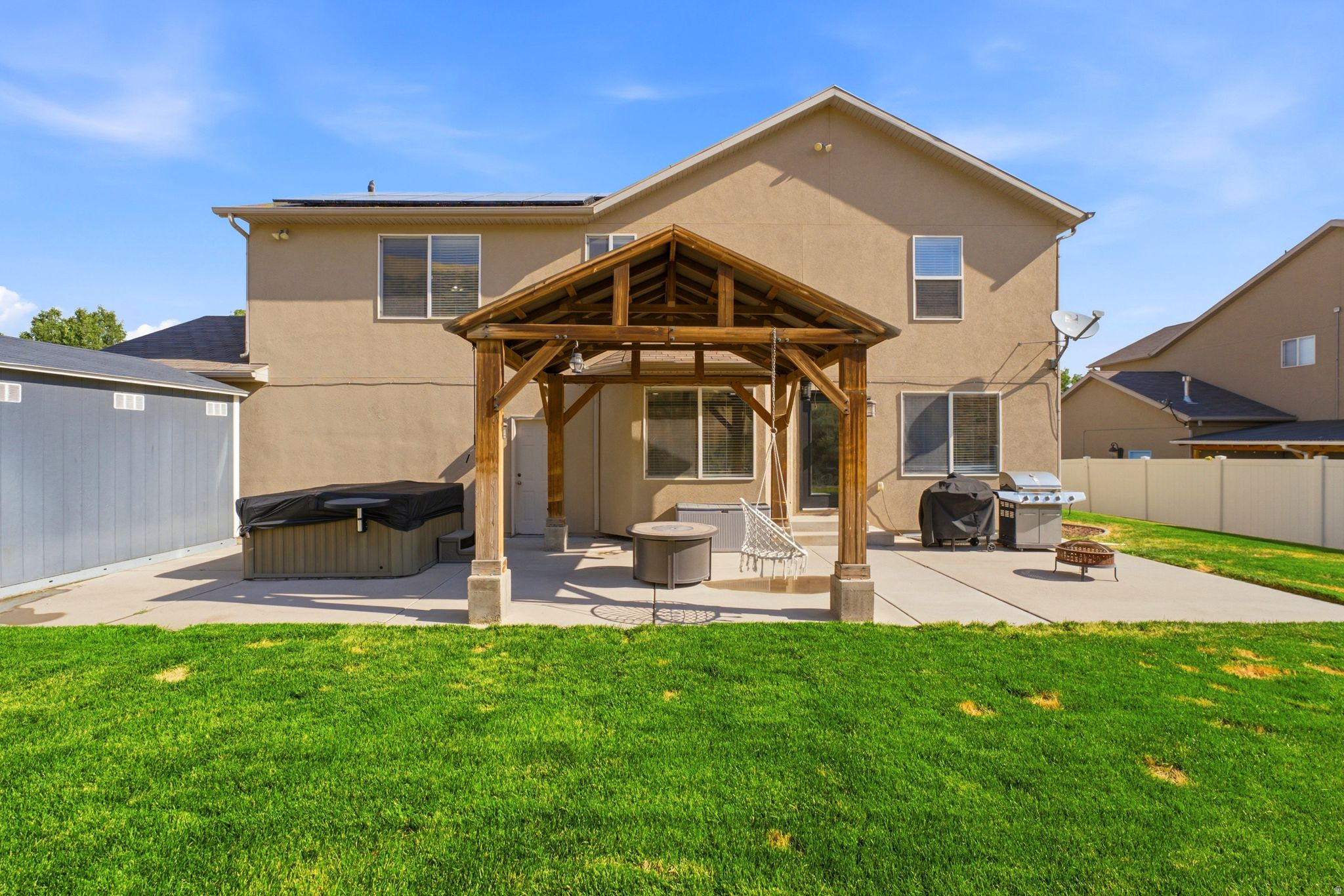 main property photo 28