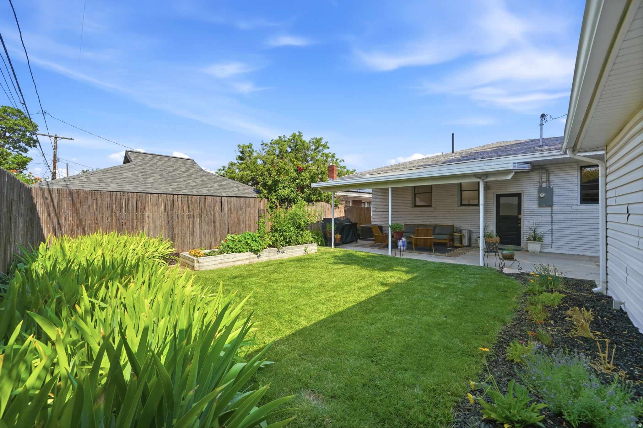 main property photo 30