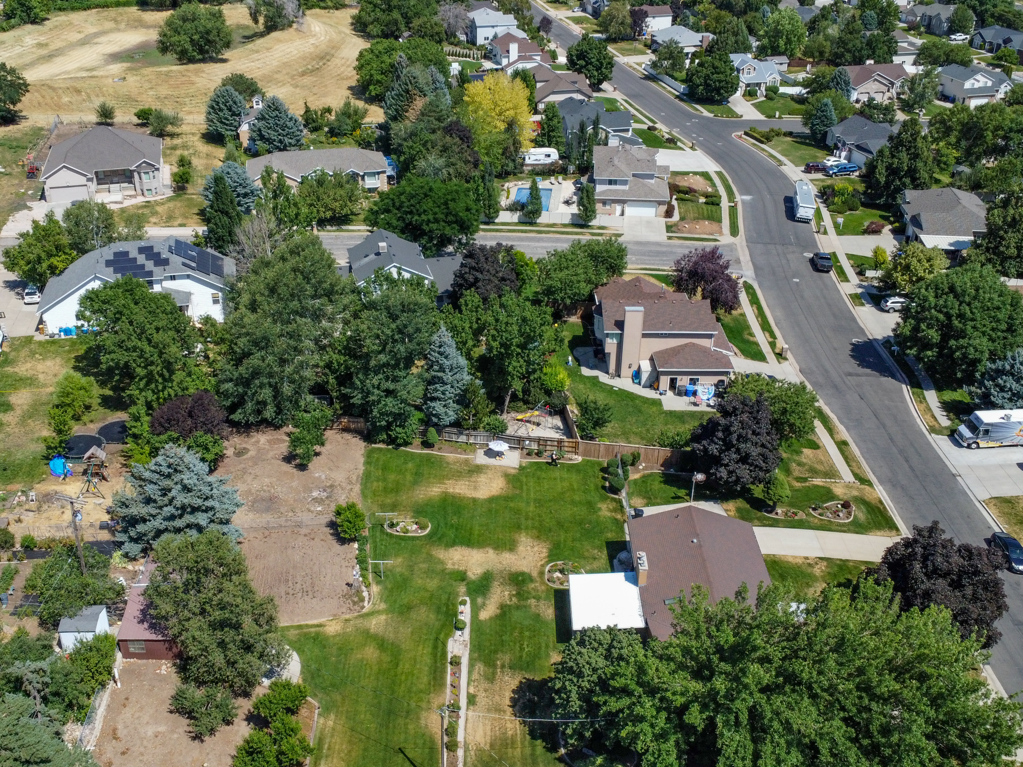 main property photo 30