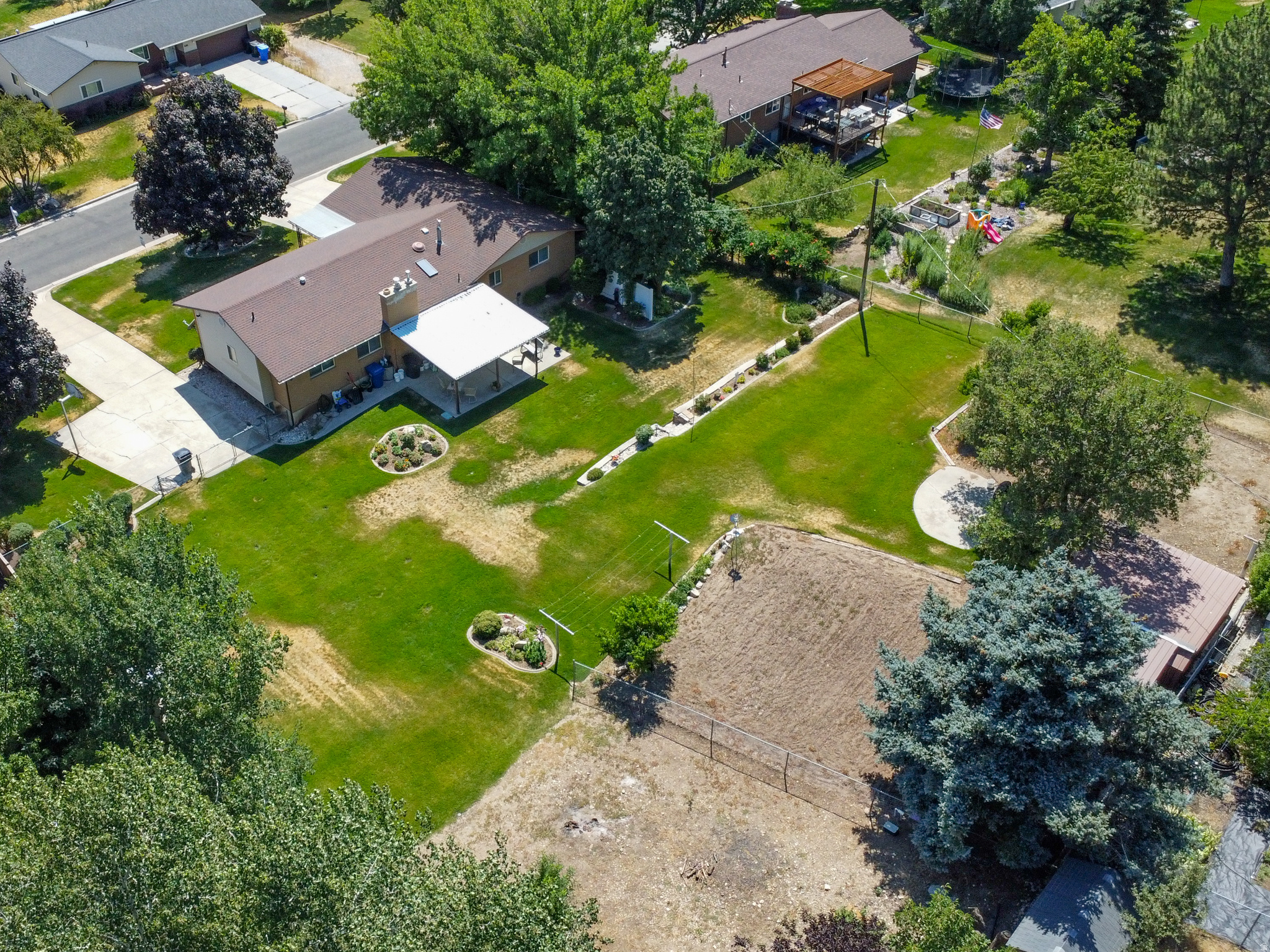 main property photo 36