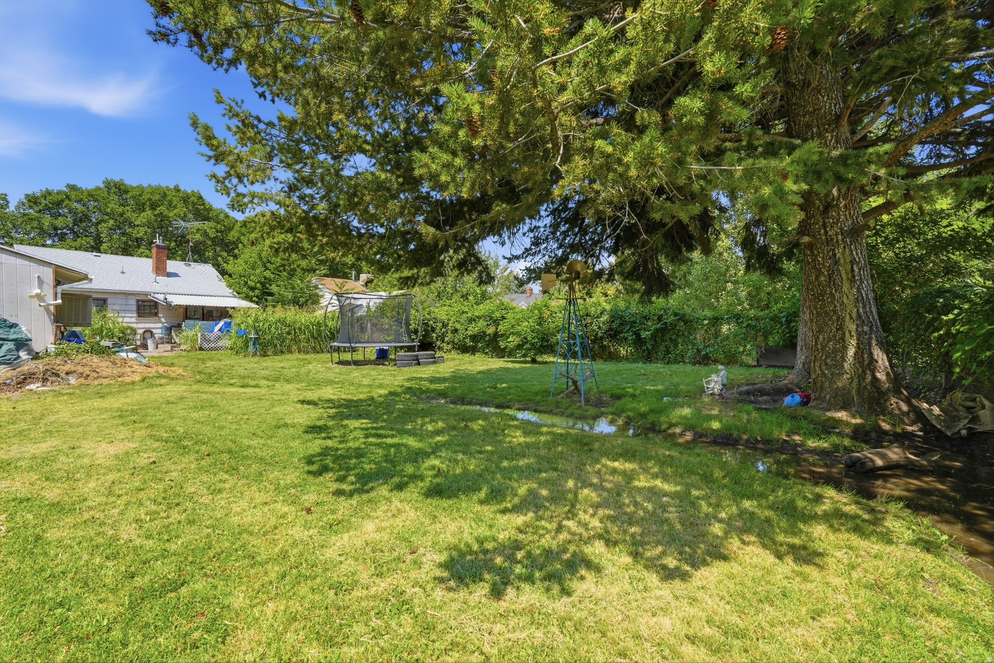 main property photo 25