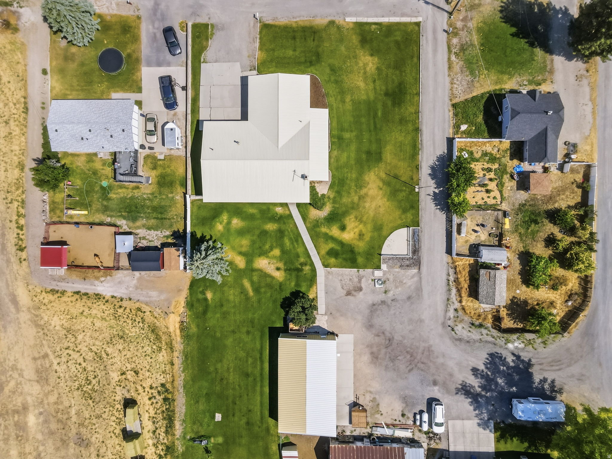 main property photo 25