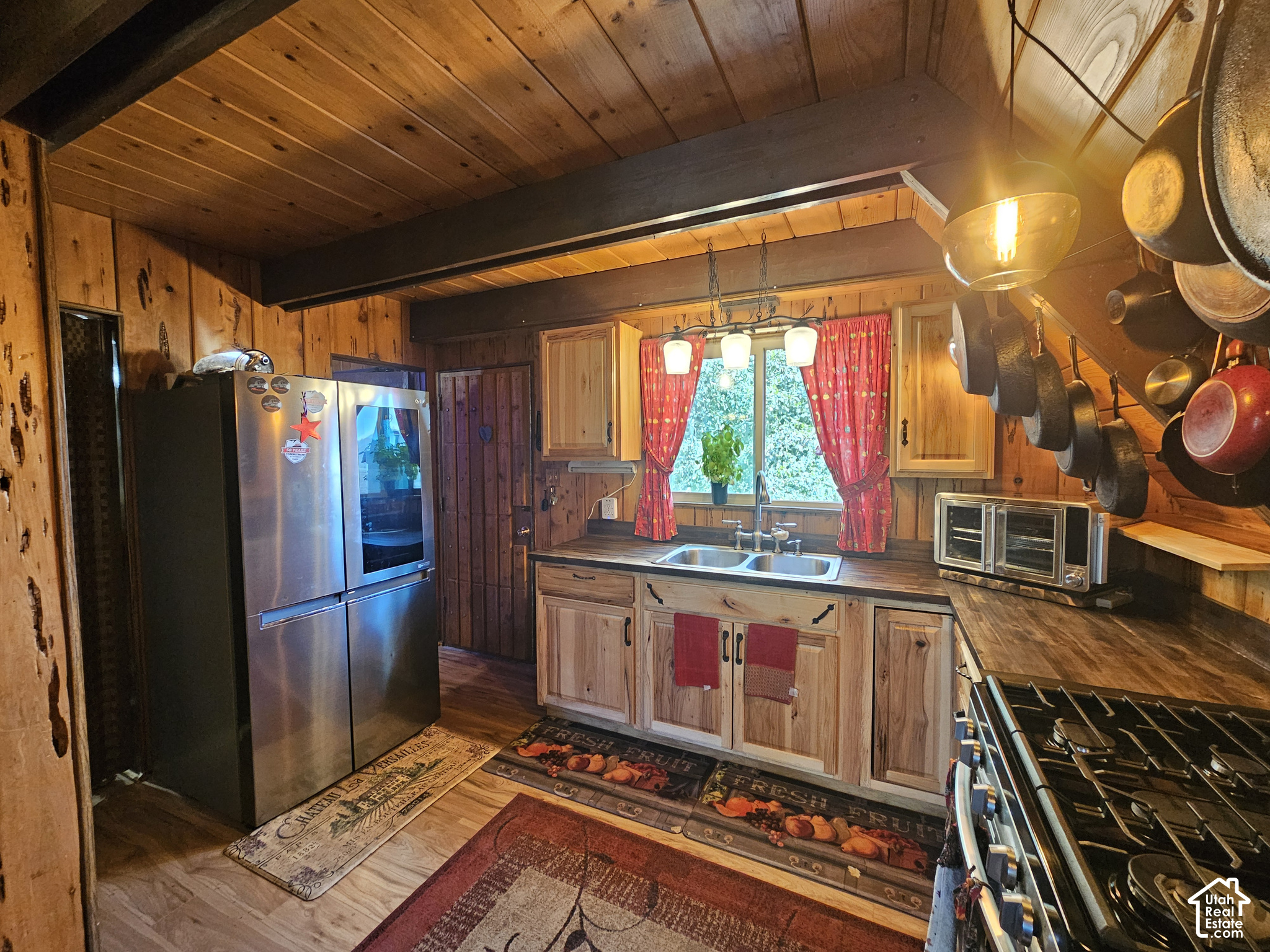 main property photo 17