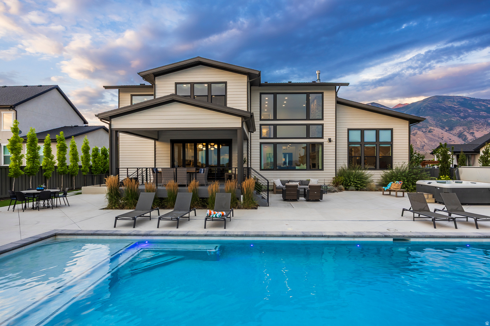 main property photo 94