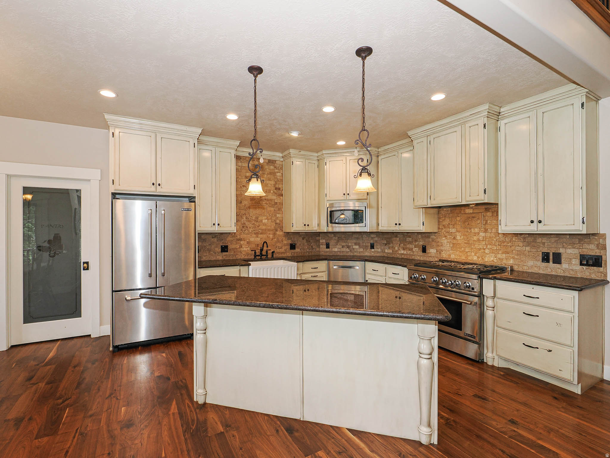 main property photo 18