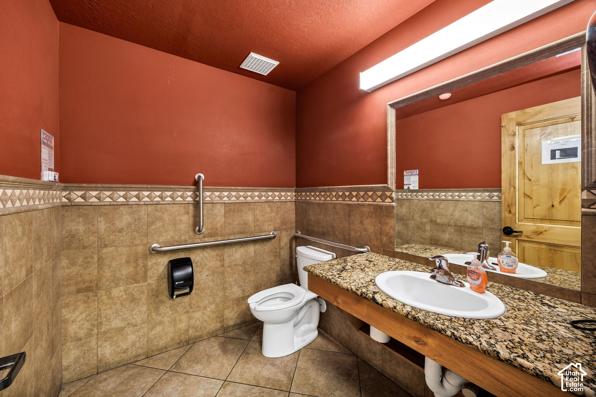 main property photo 13