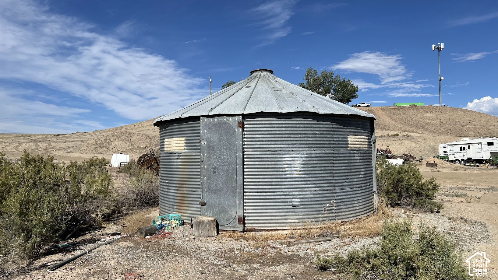 main property photo 5