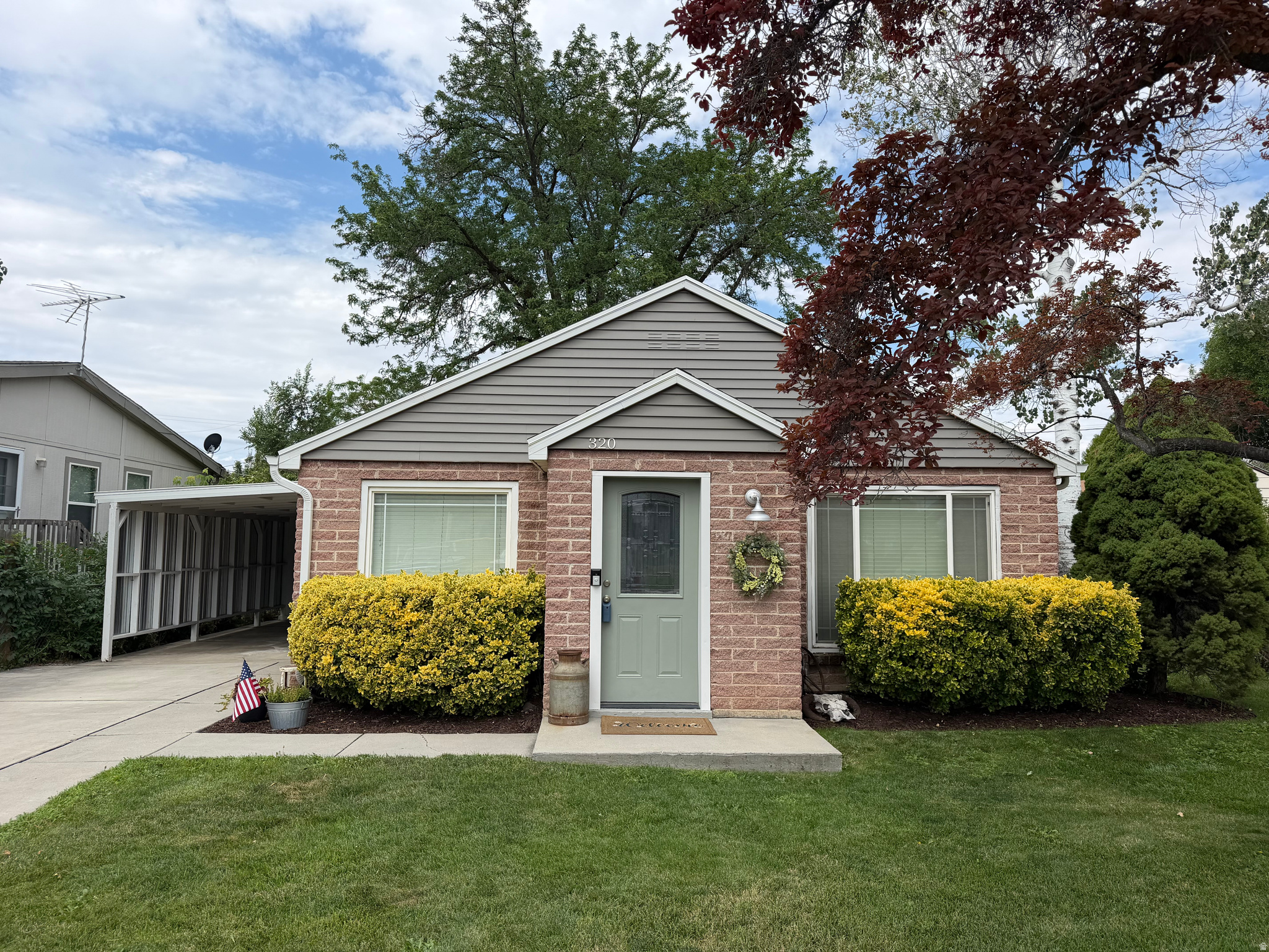 main property photo 0
