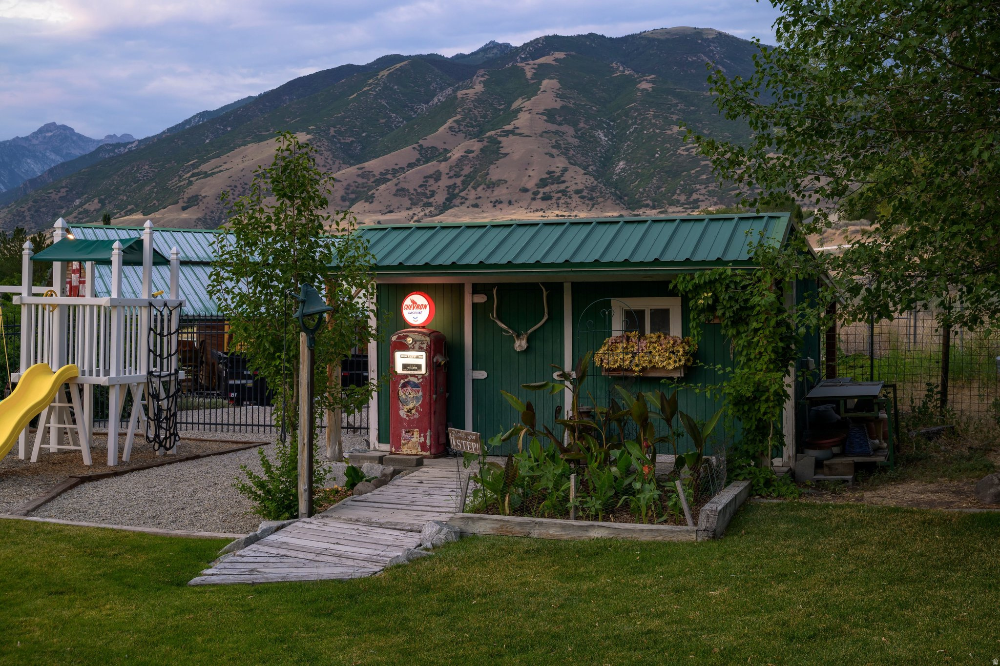 main property photo 25