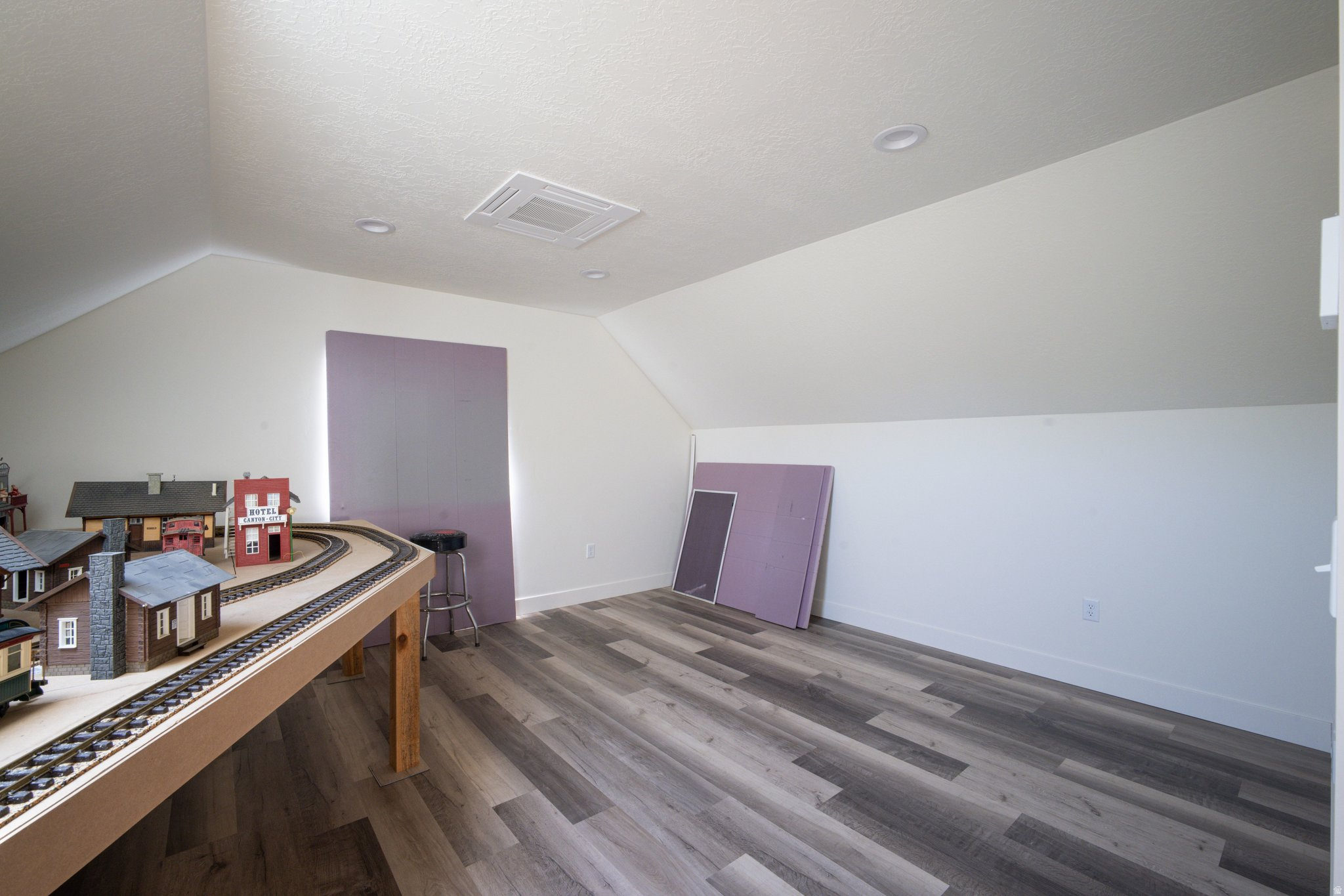 main property photo 77