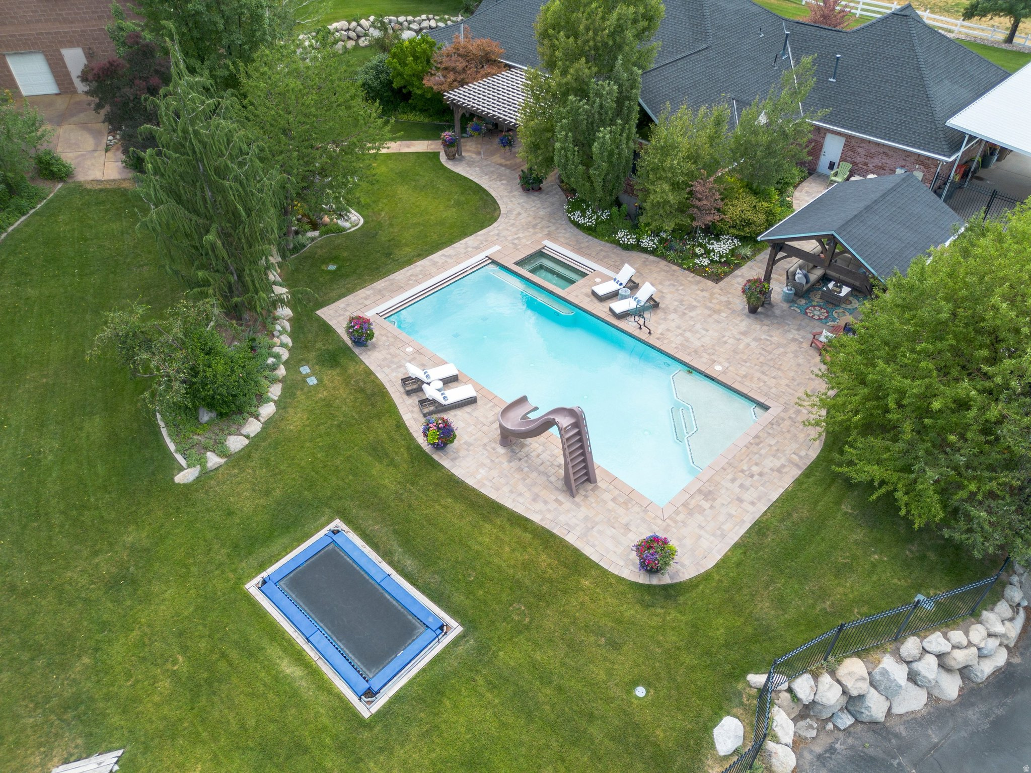 main property photo 88