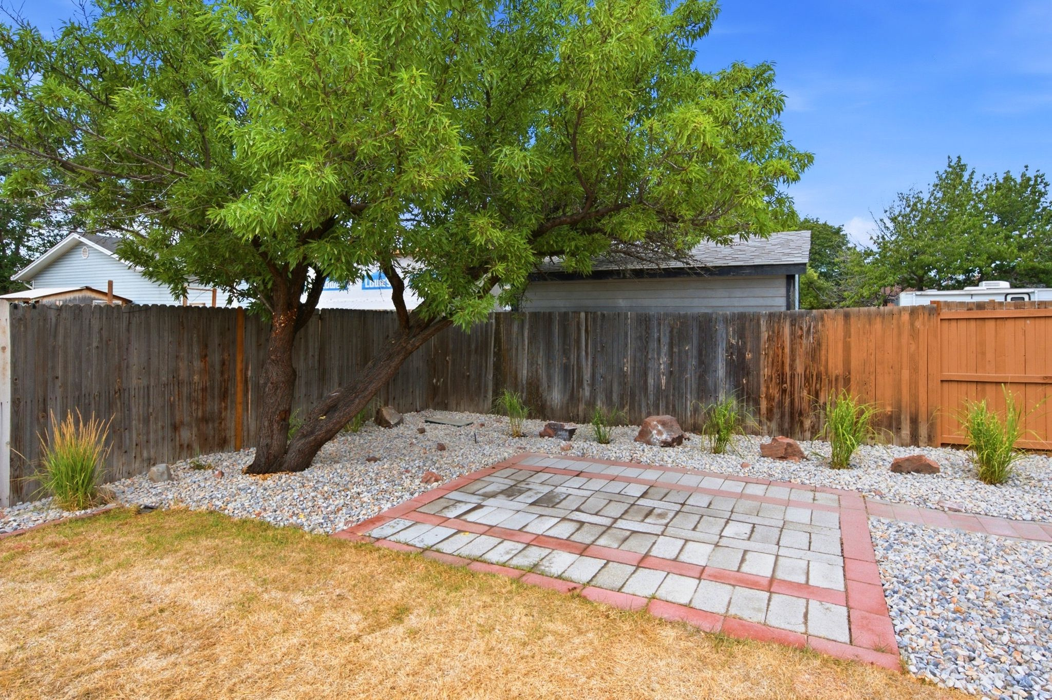 main property photo 20