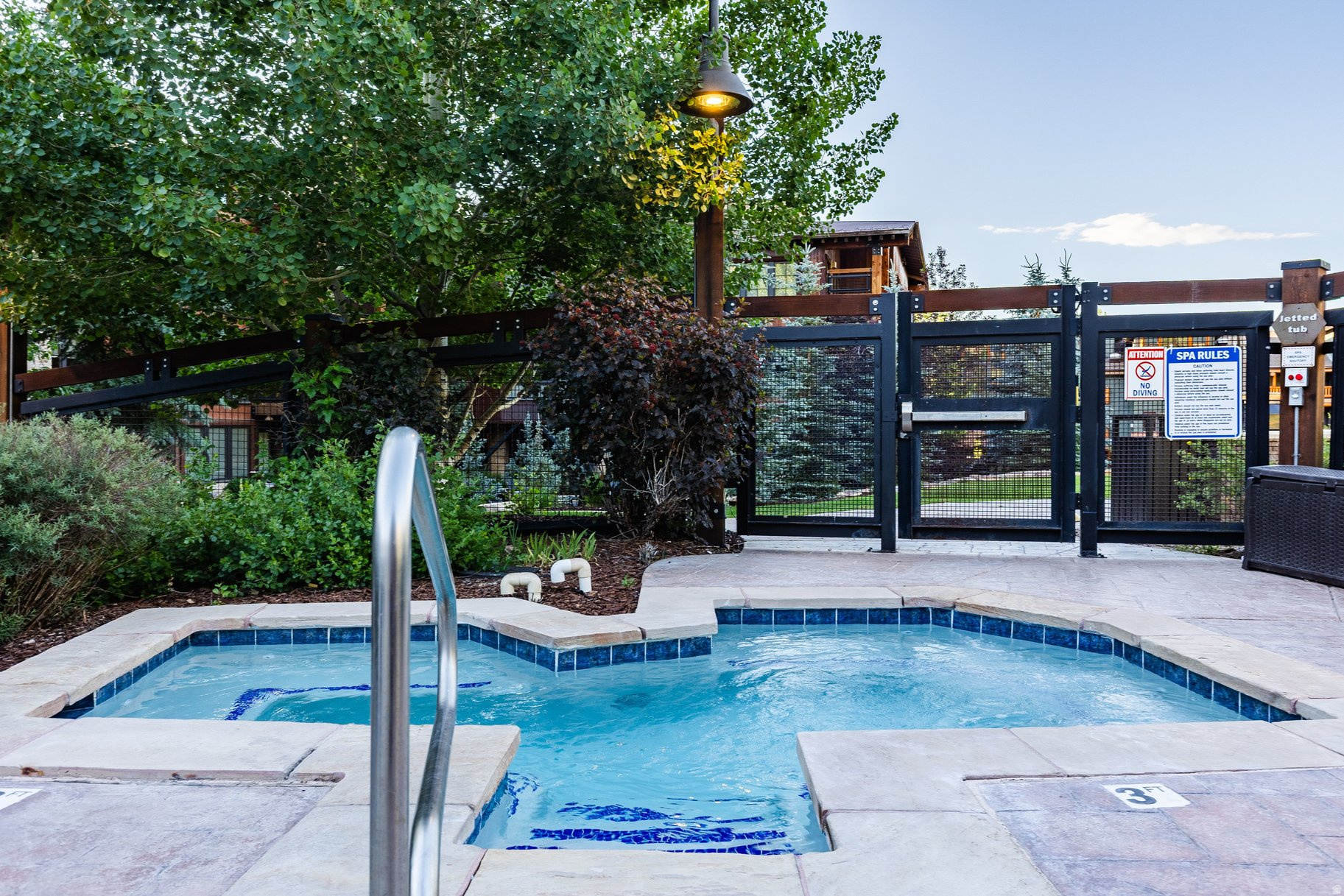main property photo 28
