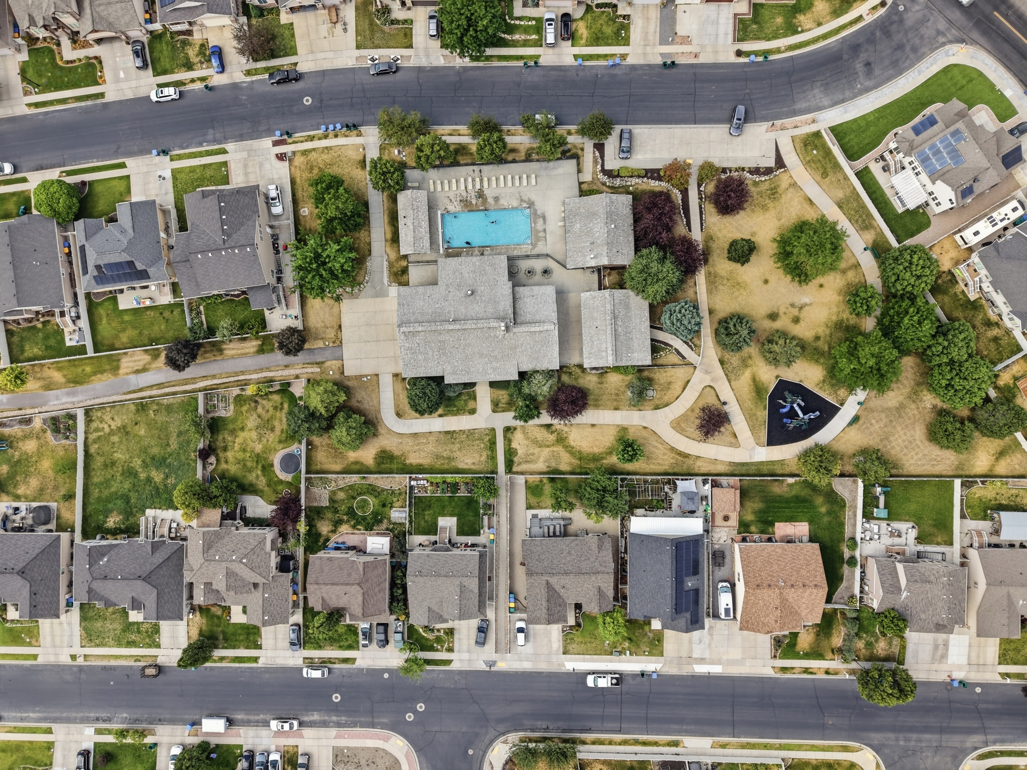 main property photo 41
